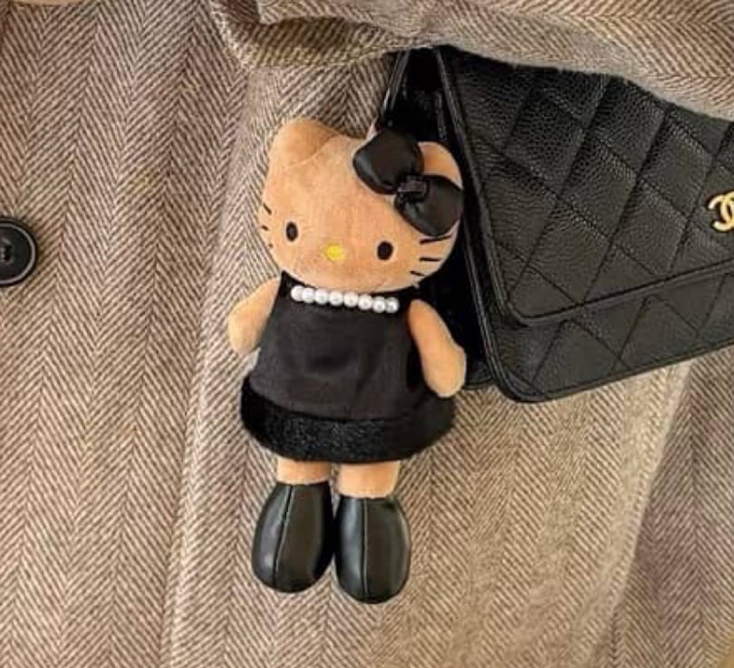 絕版 日本版黑皮長腿Hello Kitty初代公仔掛飾