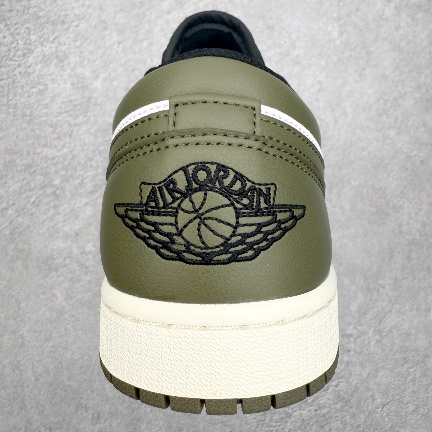 Air Jordan 1 Low 553558-092