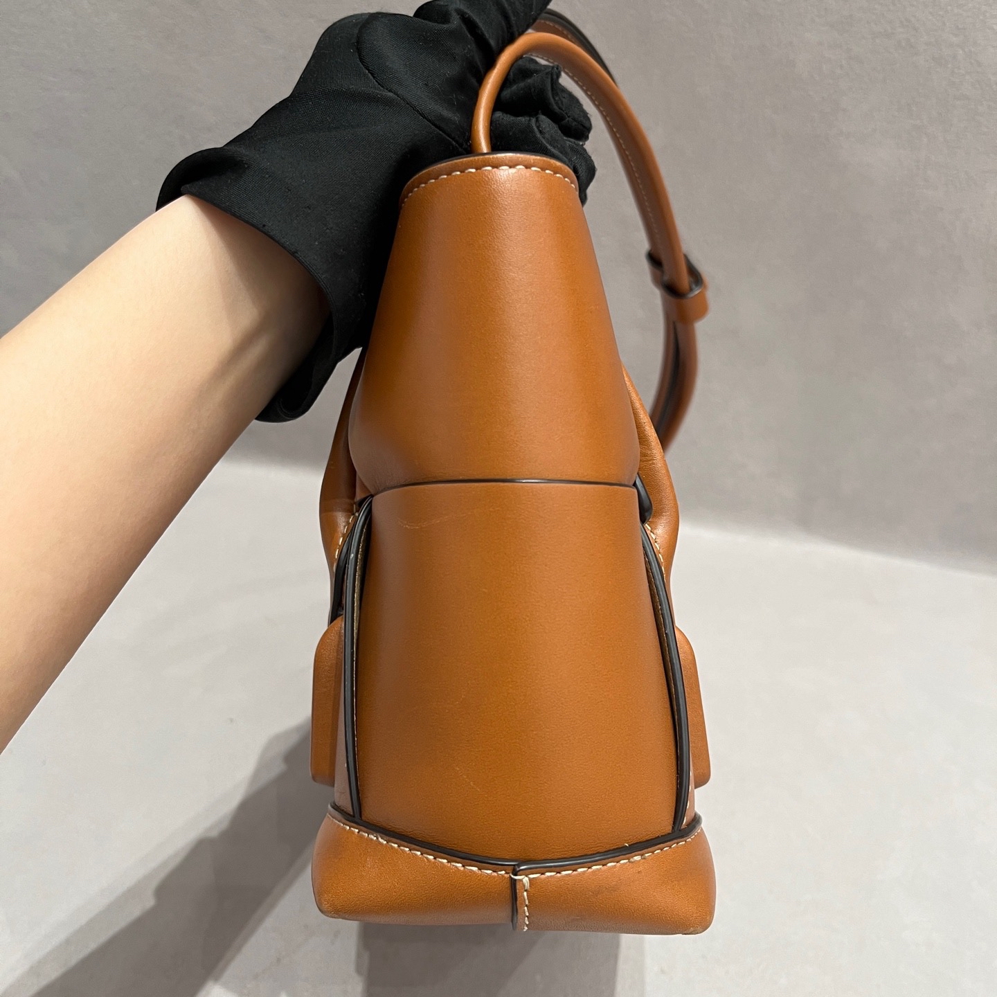 【預訂貨品】BV焦糖色編織牛皮tote