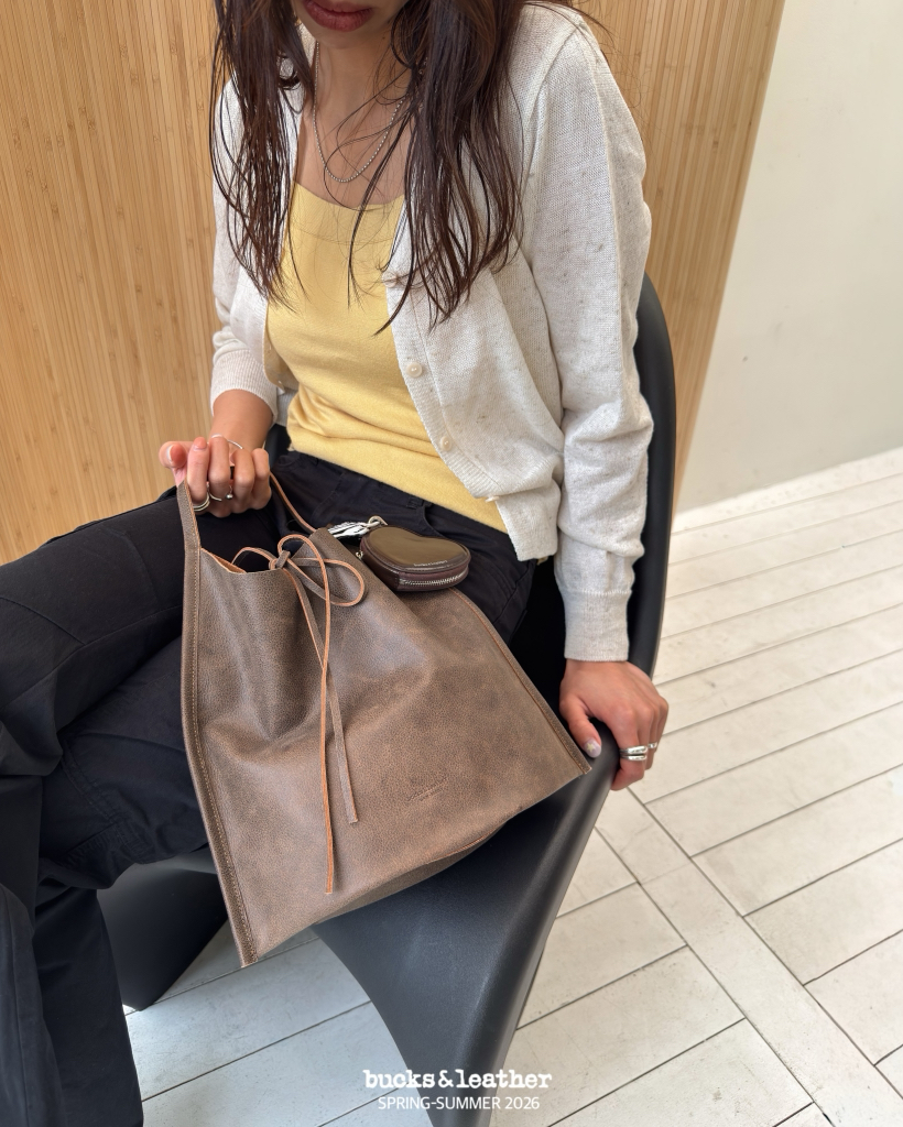 【26SS 】預訂_Flat Shoulder by Bucks & Leather