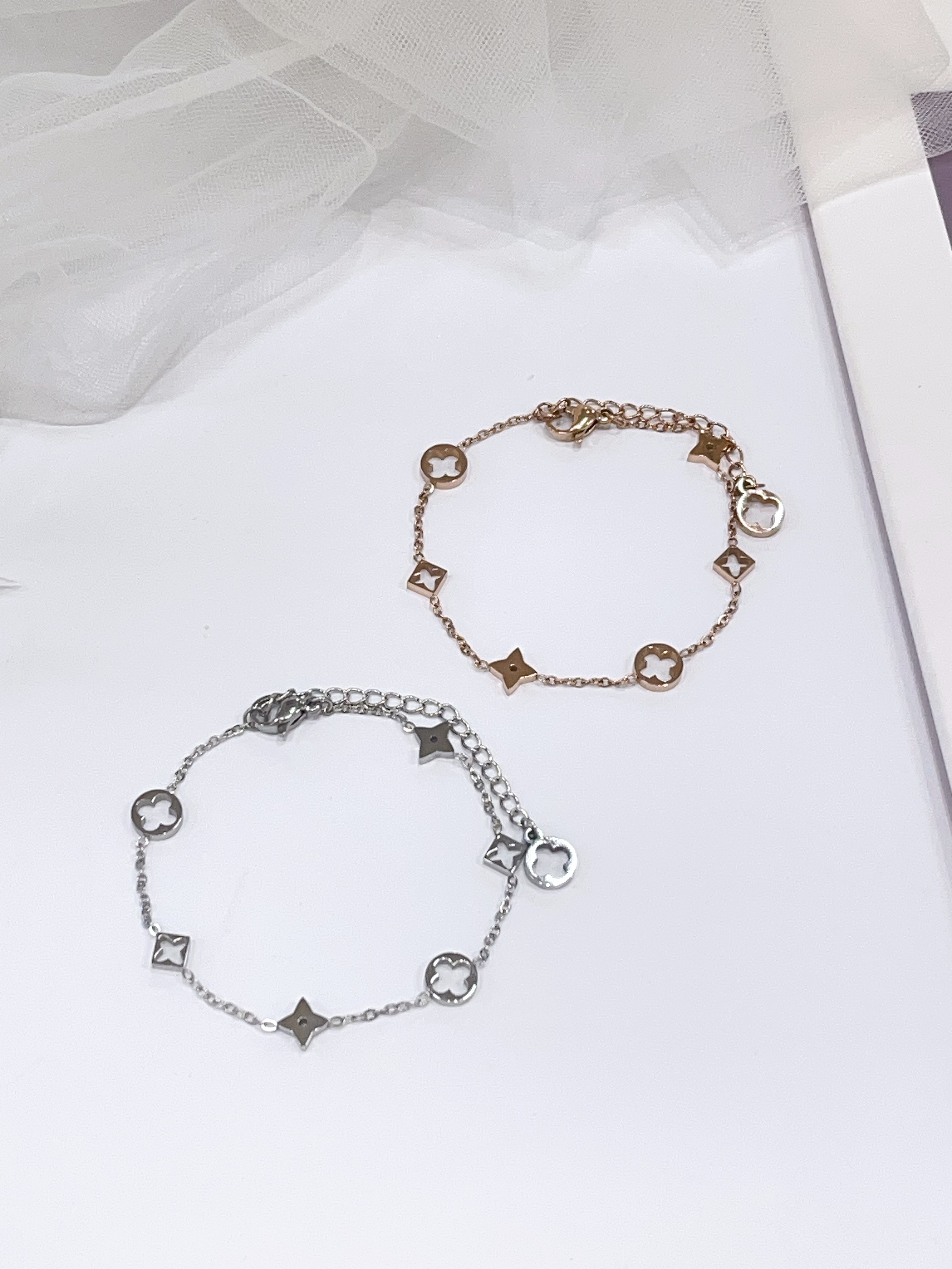 百搭镂空四叶草手链