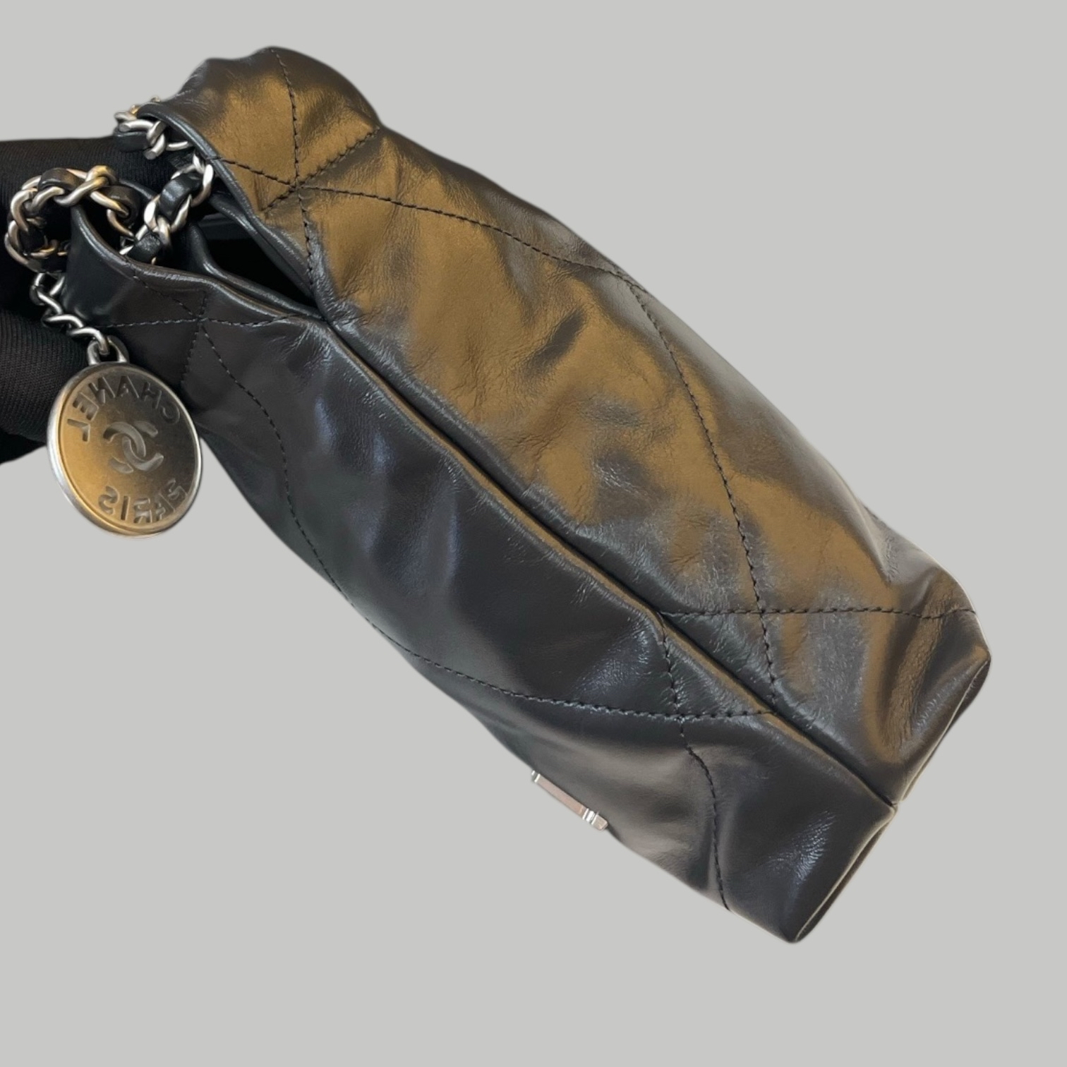 Chanel 24B 牛皮22bag mini 深灰色