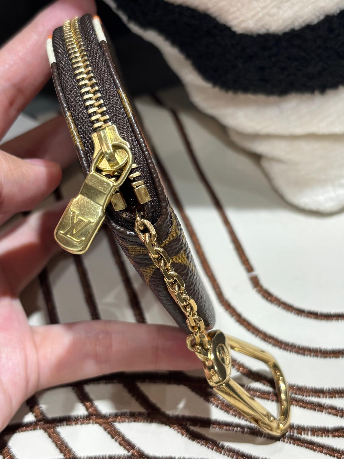 Louis Vuitton LV Bell Boy Coin & Key Case 100%Authentic, 98%New ✅Dust bag