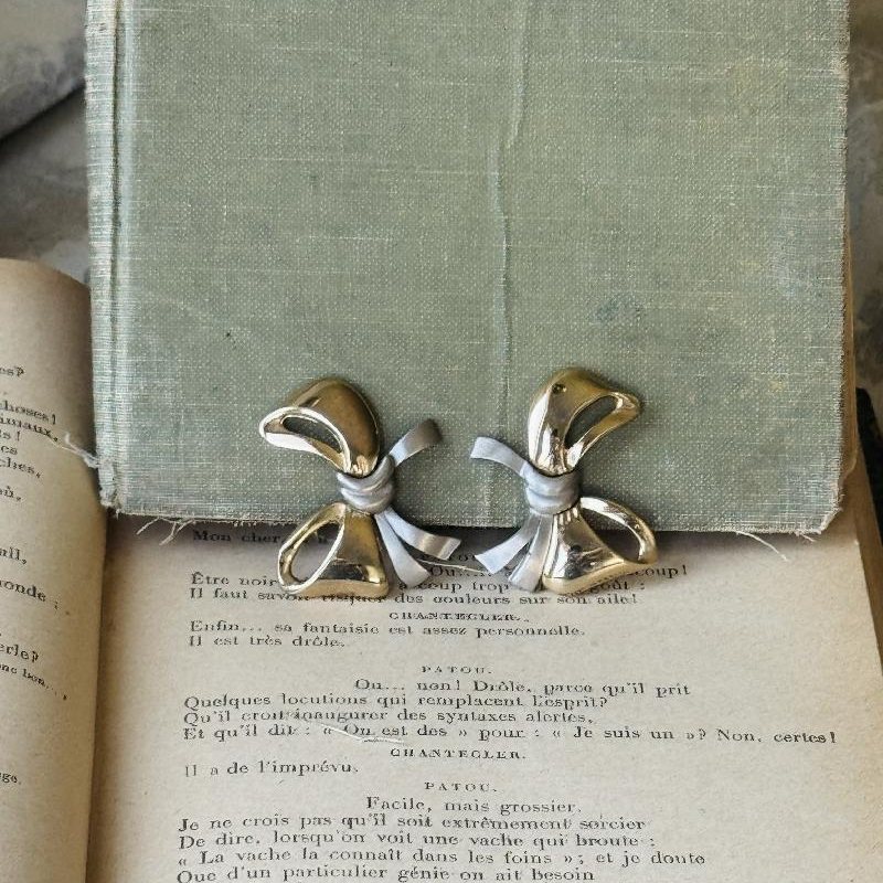 Vintage Gold x Silver Two Tone Bow Statement Clip Earrings (MT2401)