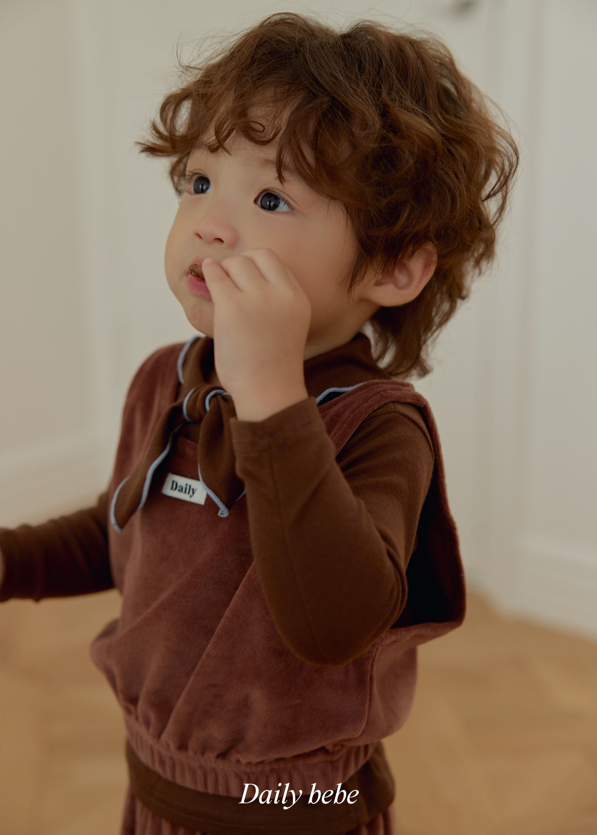 Dailybebe | Scarf T-Shirt