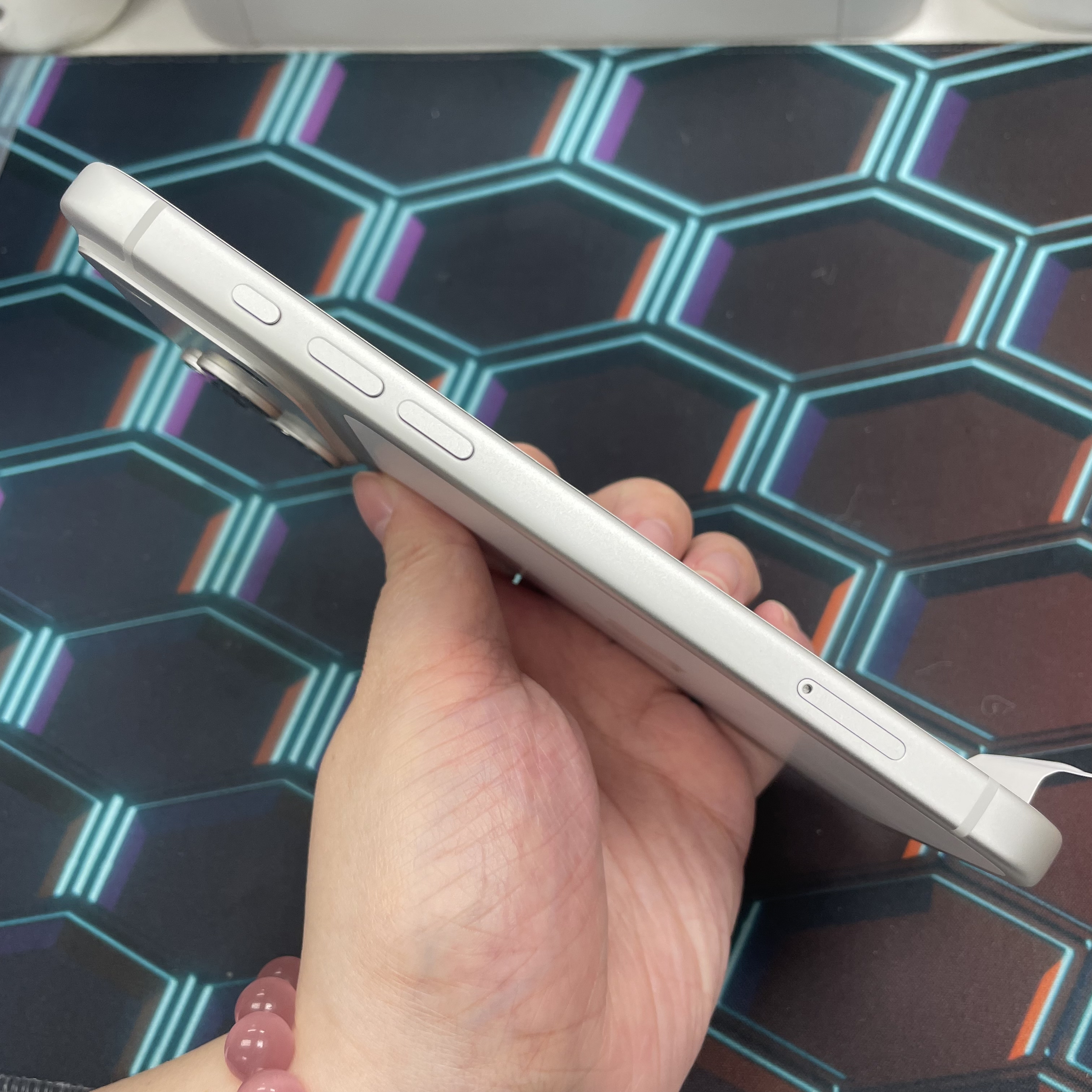 *6233 17 Promax 未使用品 512GB 電100 銀色 sliver