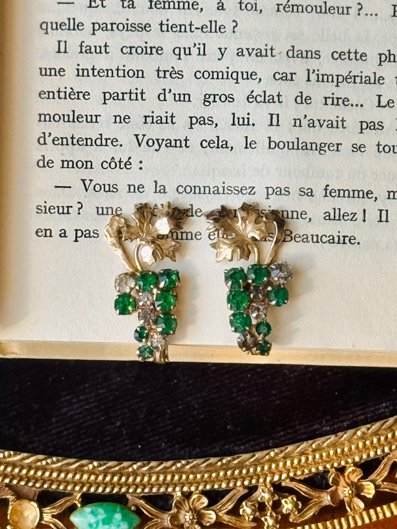 Vintage 1950s Festive Grapes Clip Earrings（MT2155）