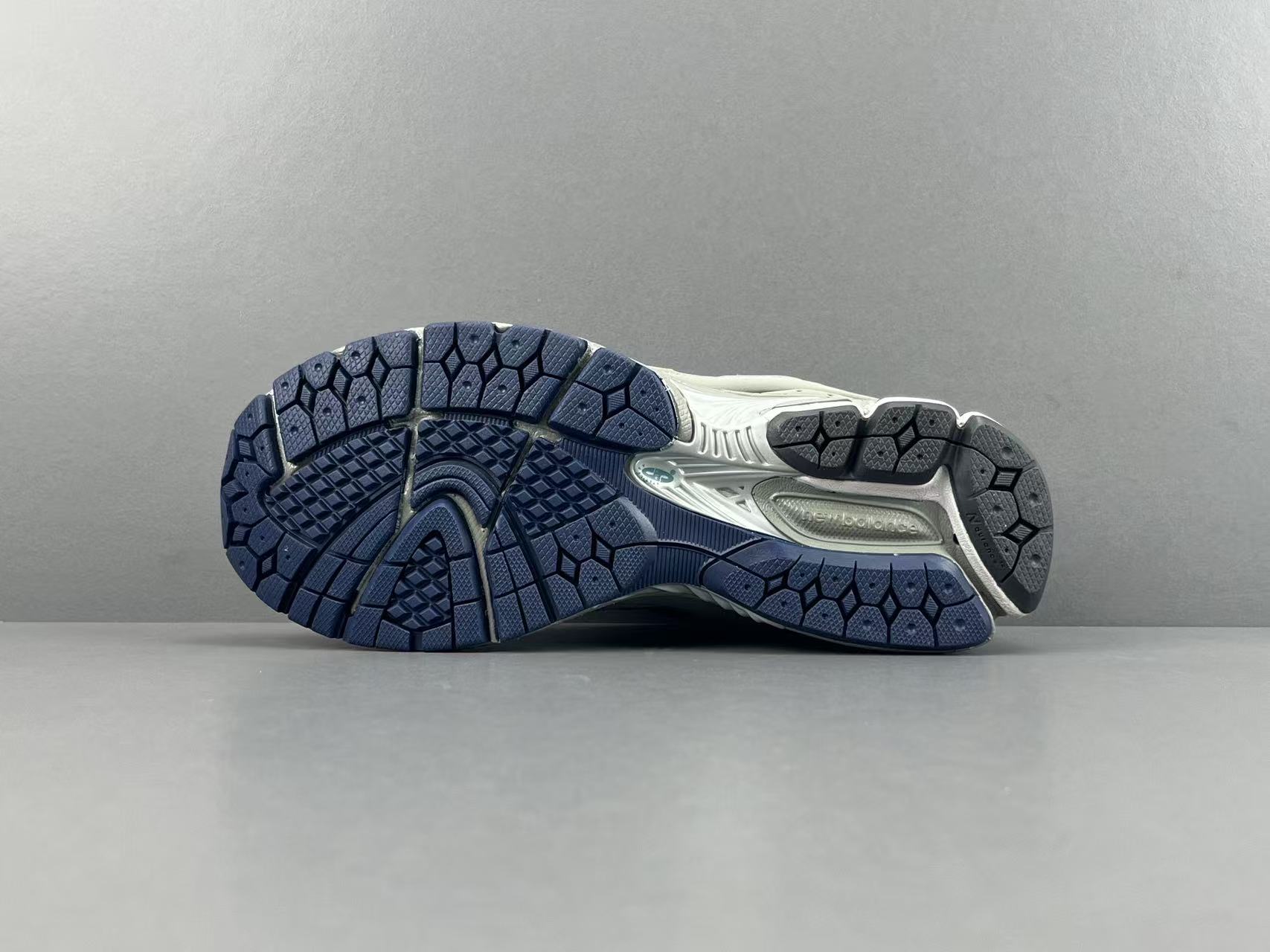 New Balance 2002R ML2002RC