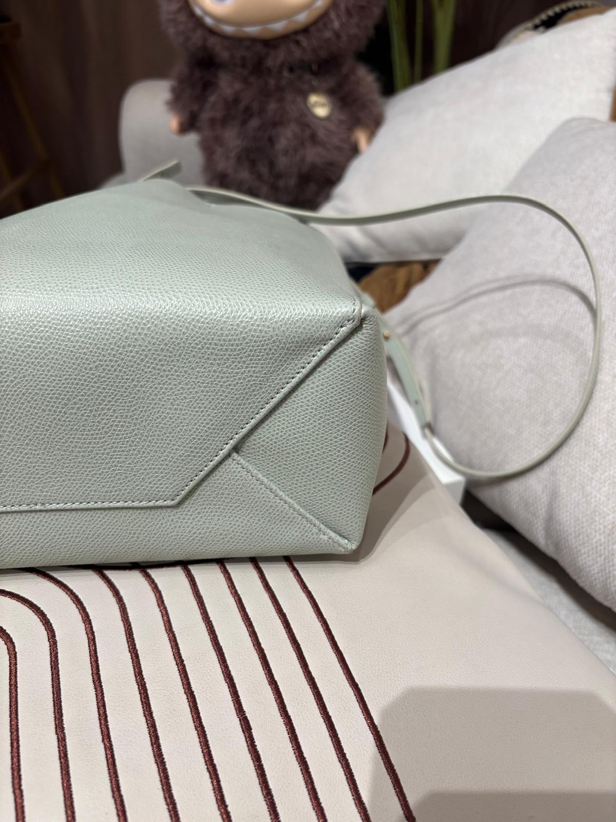 Celine Small Vertical Cabas 2Way Tote bag 牛皮 100%Authentic, 98%New ✅Dust bag