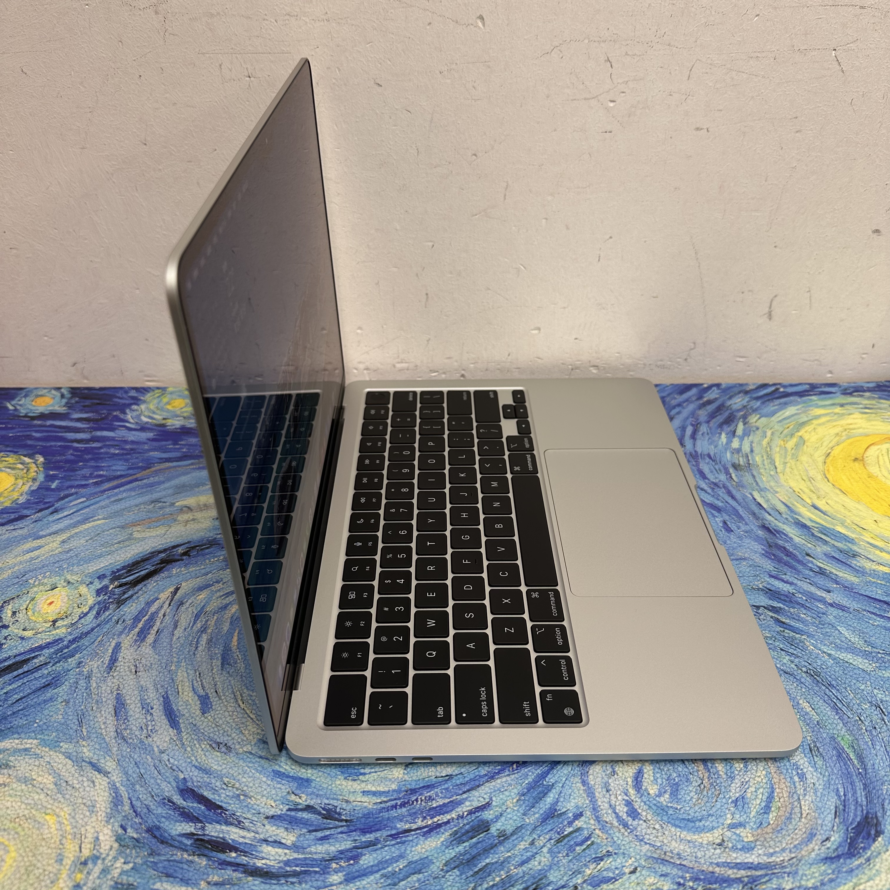 #5646 APPLE  MacBook Air M3 2023 M3 CPU/8GB Ram/256GB SSD/8核心GPU/Liquid Retina Mon/13.6吋/星光色/Gaming Laptop / Notebook / Apple Care+ / 文書機 /