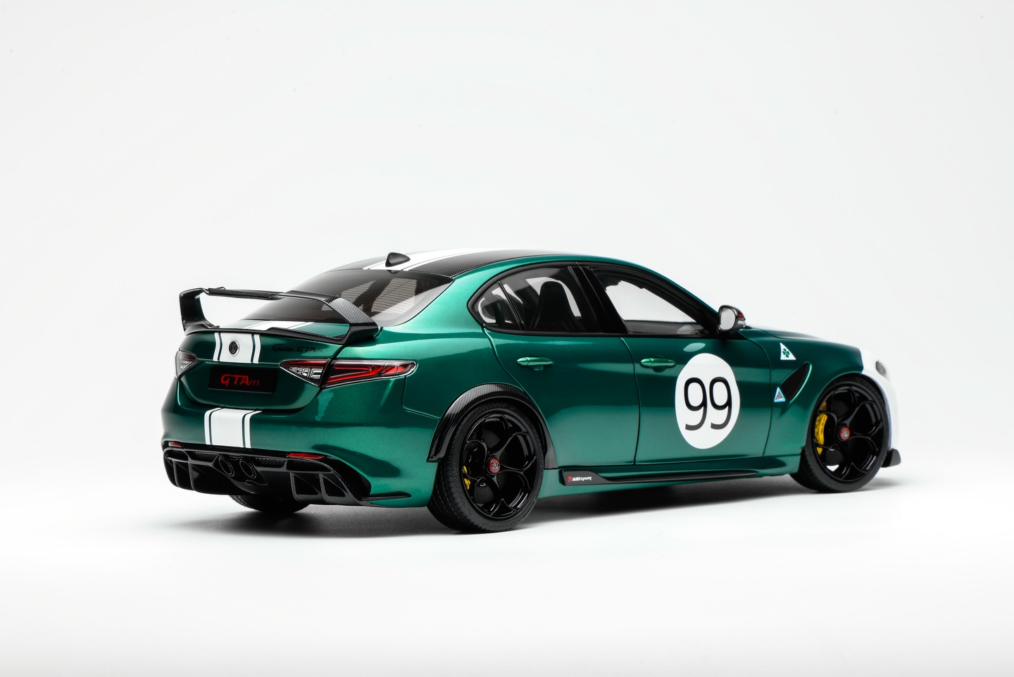 *READY STOCK MOTORHELIX 1/18 Alfa Romeo Giulia GTAm Diecast model Green Two Tone Livery #99