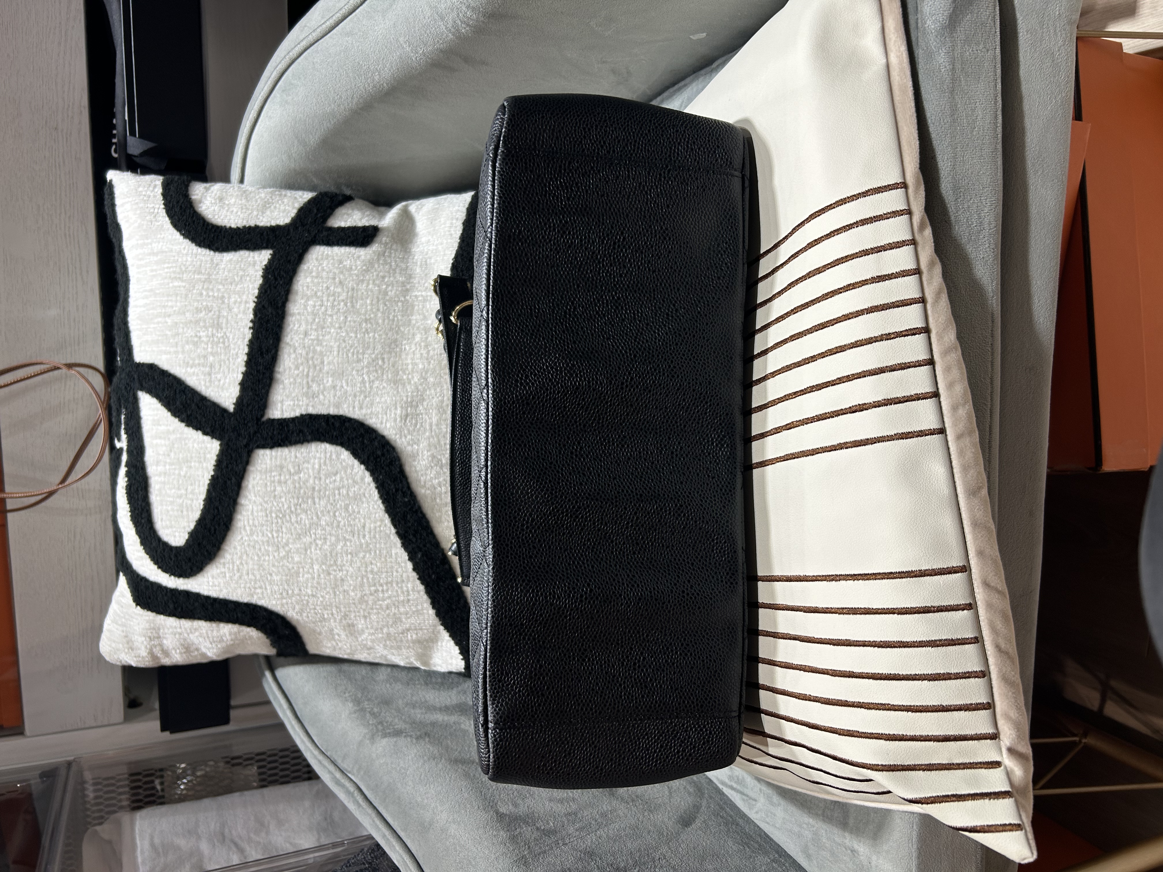 Chanel GST A50995 黑色荔枝牛皮金鏈 grand shopping tote ,100%Authentic, 98%New ☑️15Card☑️Dust bag