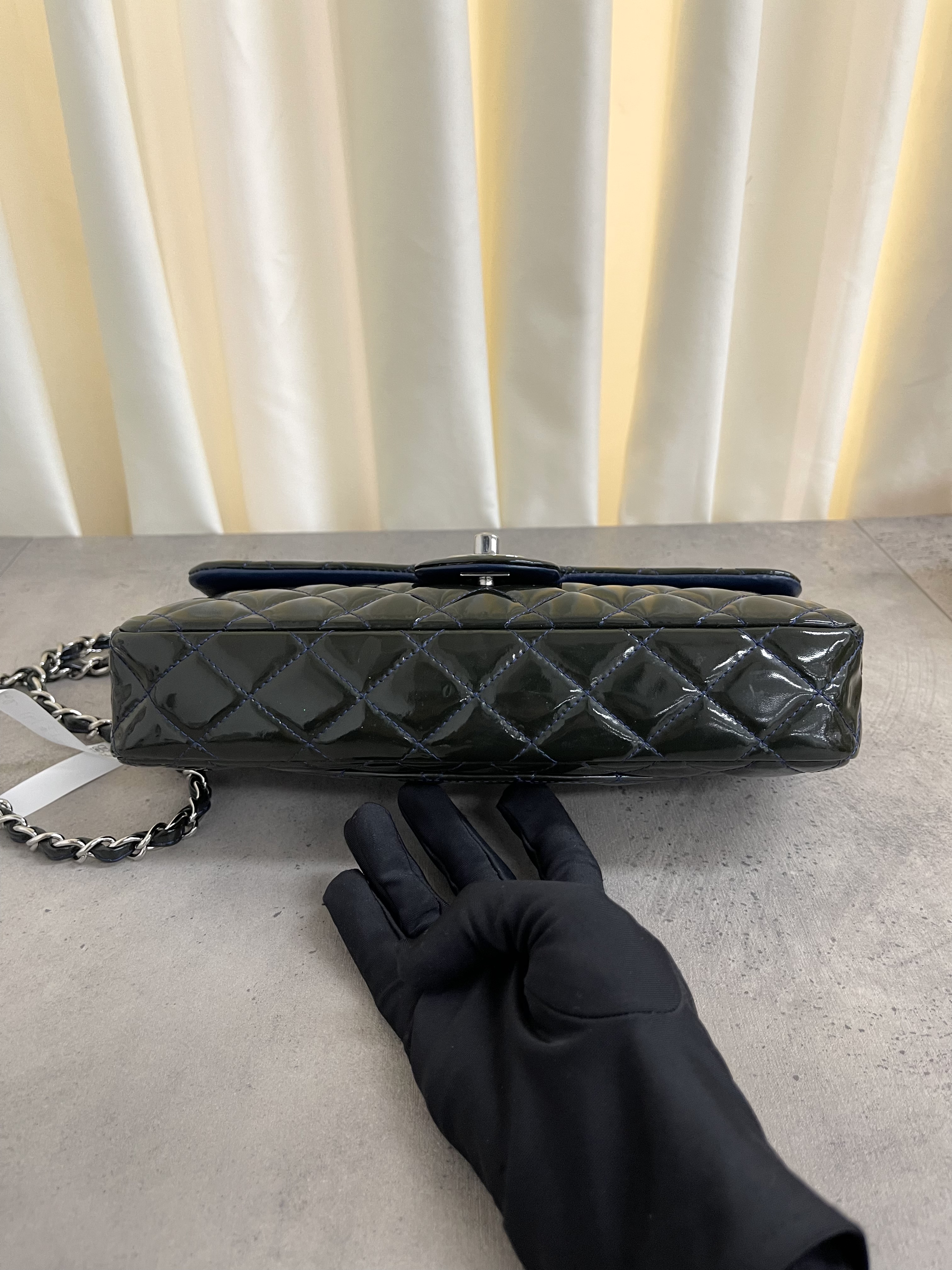 Pre-owned Chanel Patent leather CF/ Product Code: 26012402