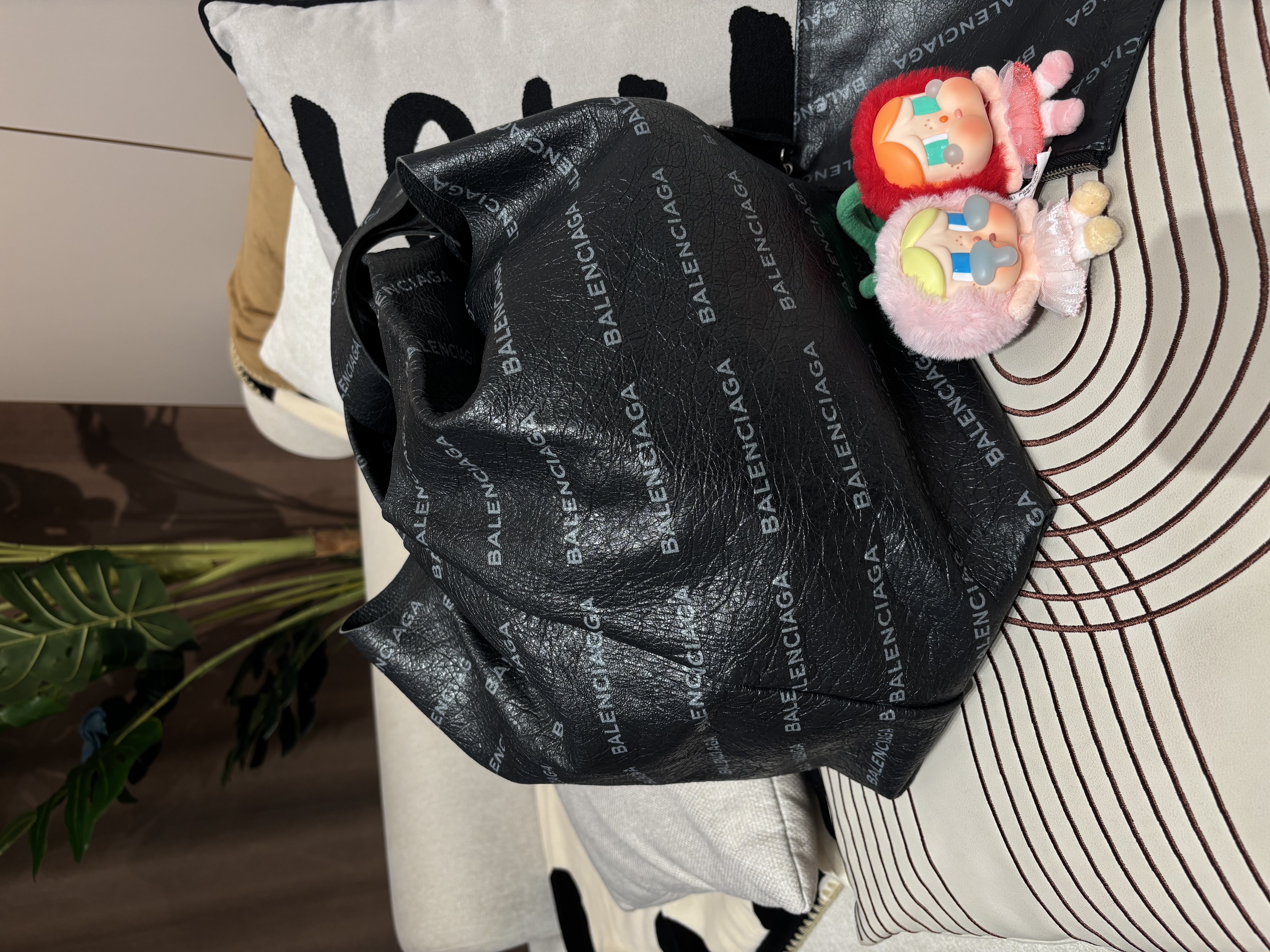 Balenciaga bag 100%Authentic, 95%New ✅pouch