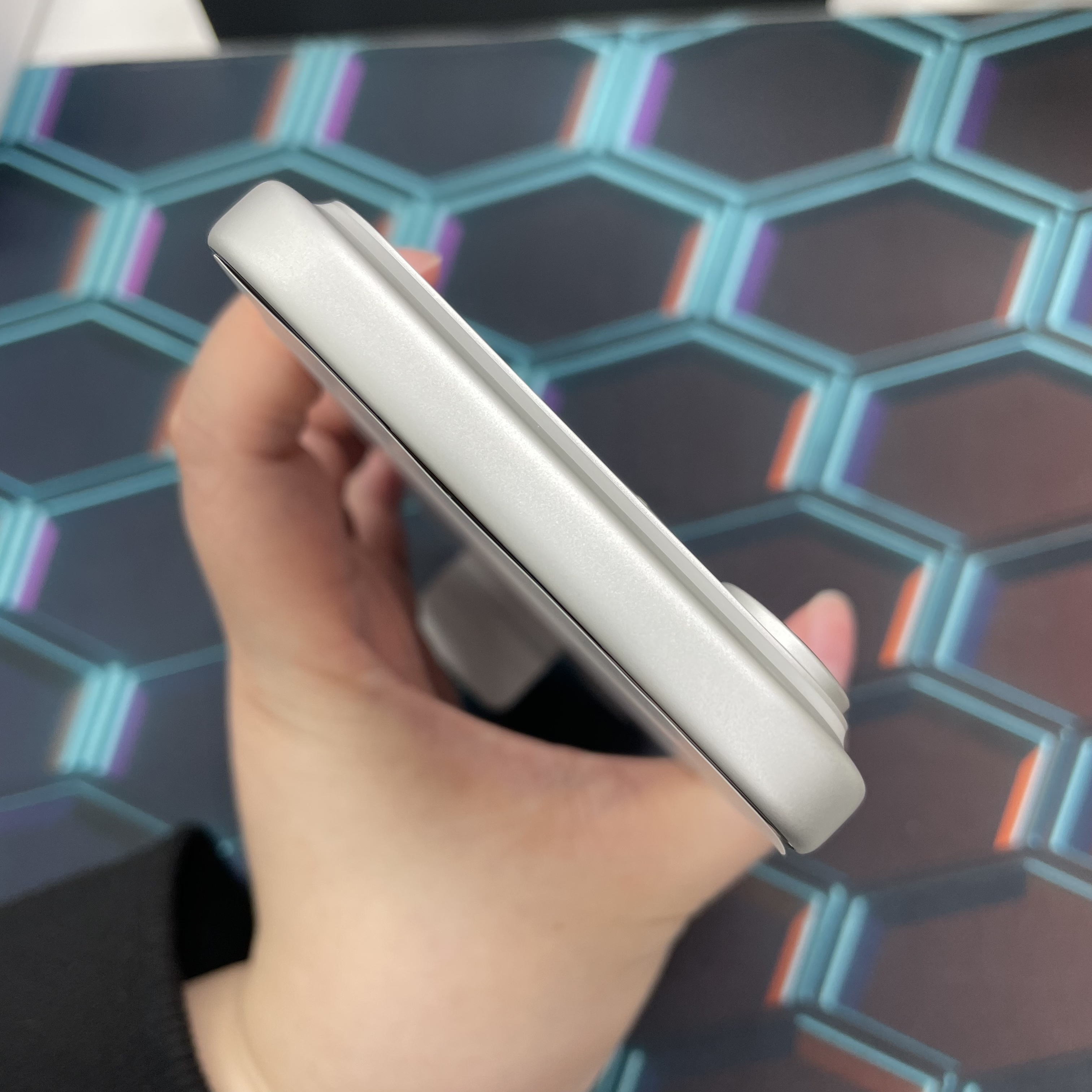 *6110 17 Promax 全新機 256GB 電100 銀色 sliver