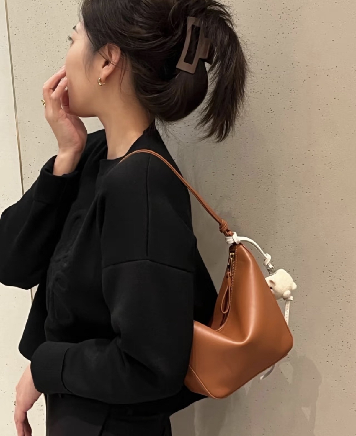 限時優惠🌼經典款✨訂貨🍒Loewe mini hammock hobo  Size 28x17x9.5cm 另有長肩帶可做斜孭