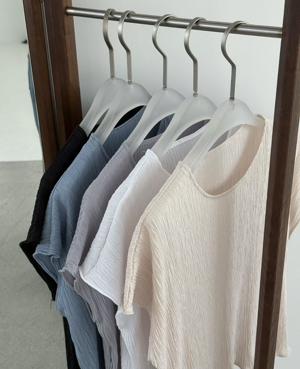 ❥ 暗 波 浪 線 上 衣 。限時成本價$98