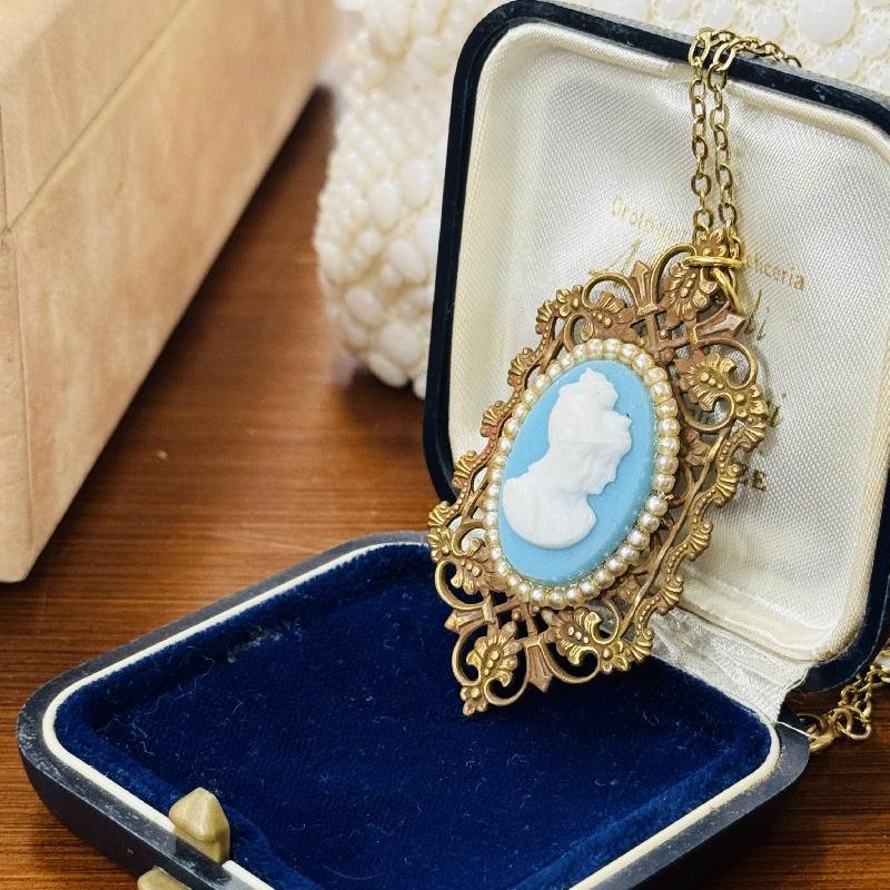 Vintage Recomposed Double Portrait Blue Glass Cameo Pendant Necklace(B121)