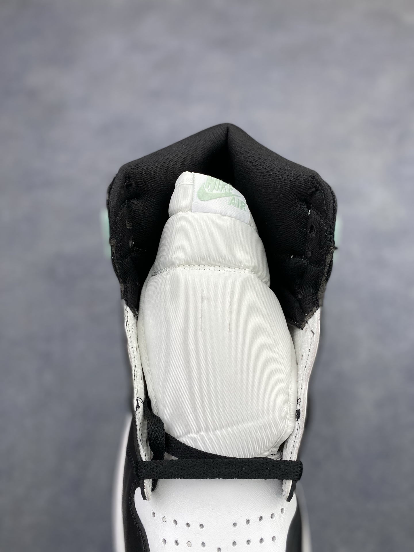 Nike Air Jordan 1 Retro High OG 861428-100