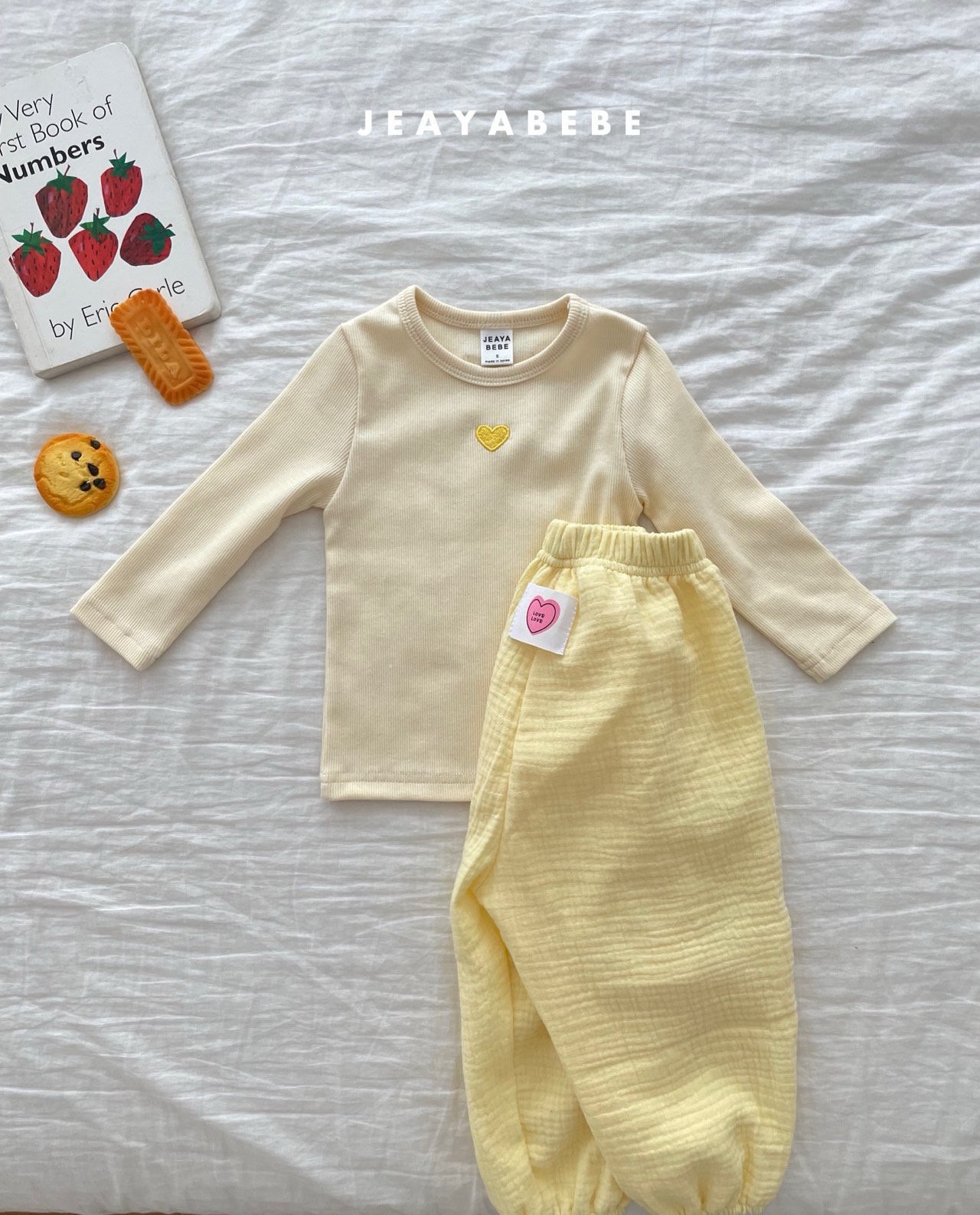 🇰🇷jeayabebe set (tee+pants)