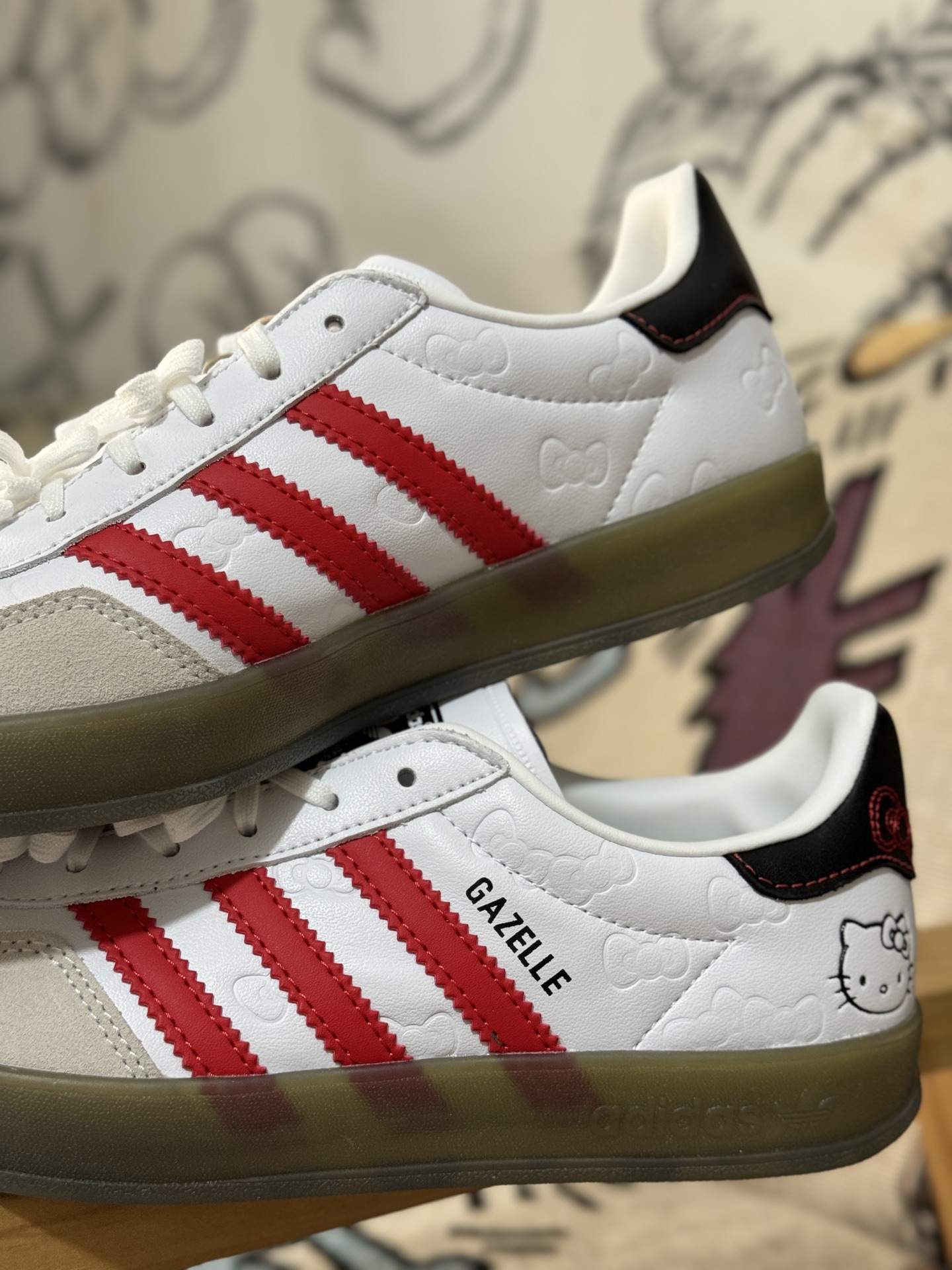 Adidas Originals x Hello Kitty Gazelle Indoor II0013