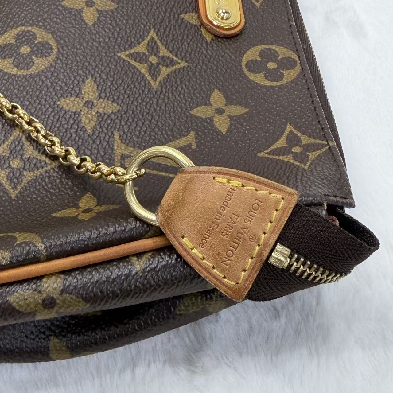 LOUIS VUITTON路易威登 Pochette Eva LV鏈條斜挎包 