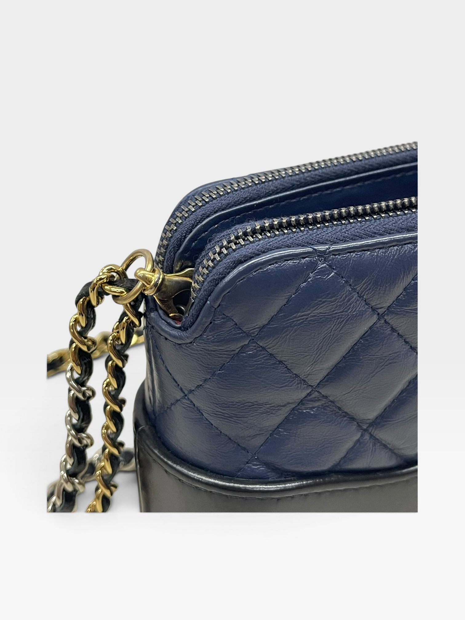 Pre-Owned CHANEL Mini Hobo Bag / Product Code: 090301