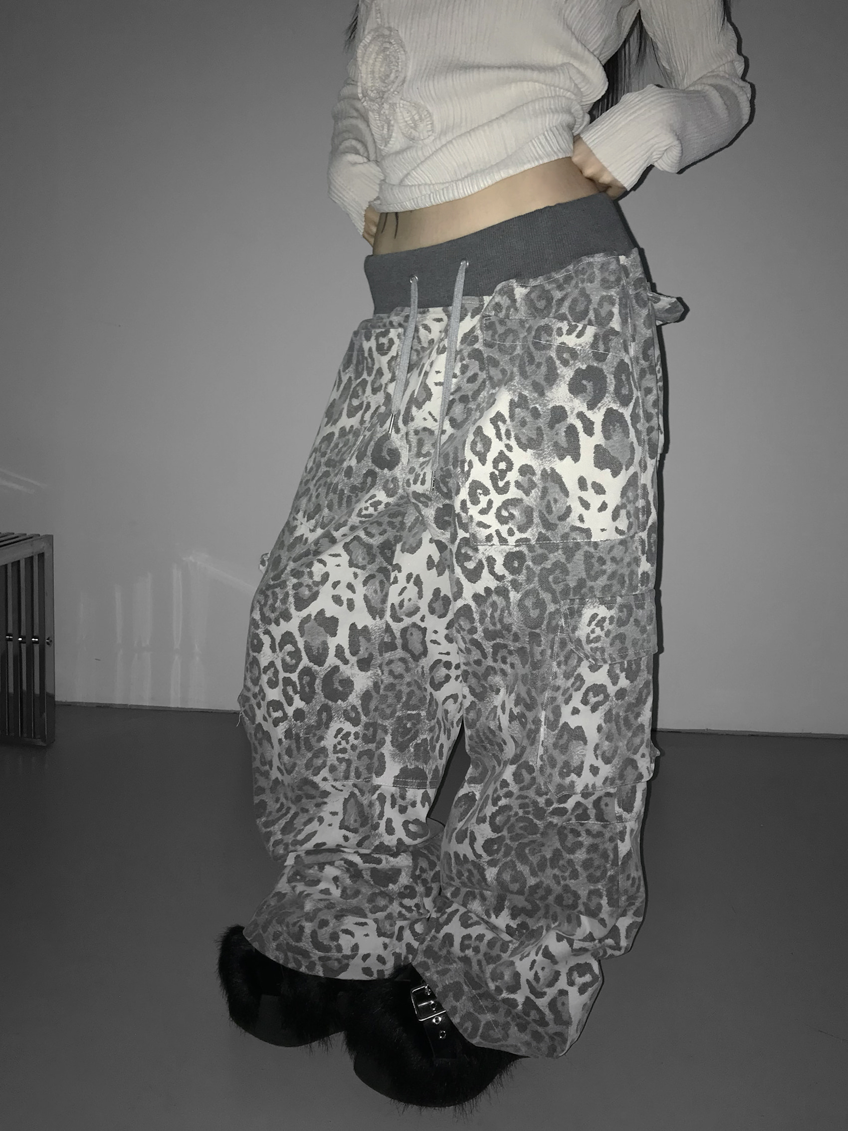 Leopard Print Wide-leg Cargo Pants