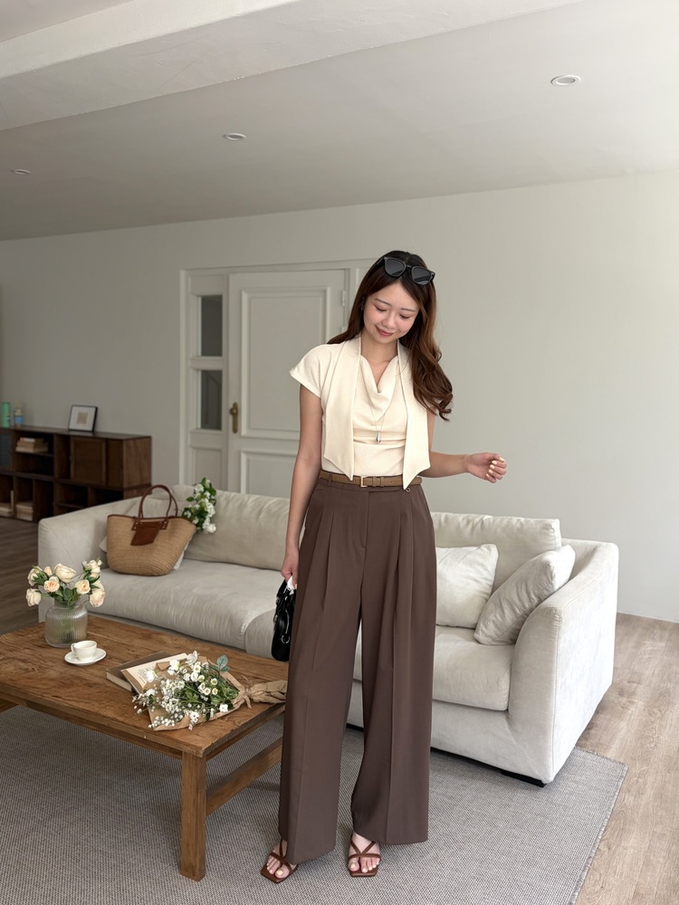 [極薄!] Strap Detail Pleated Pants (Brown)