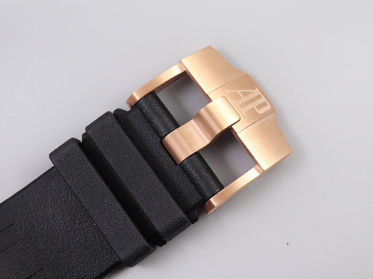 A P26400 马会女王杯限量版 皇家橡树 锻造碳 搭载复刻原版CAL.3126机芯 直径44mm 🔥市面上最顶级版本的超级复刻🔥💯