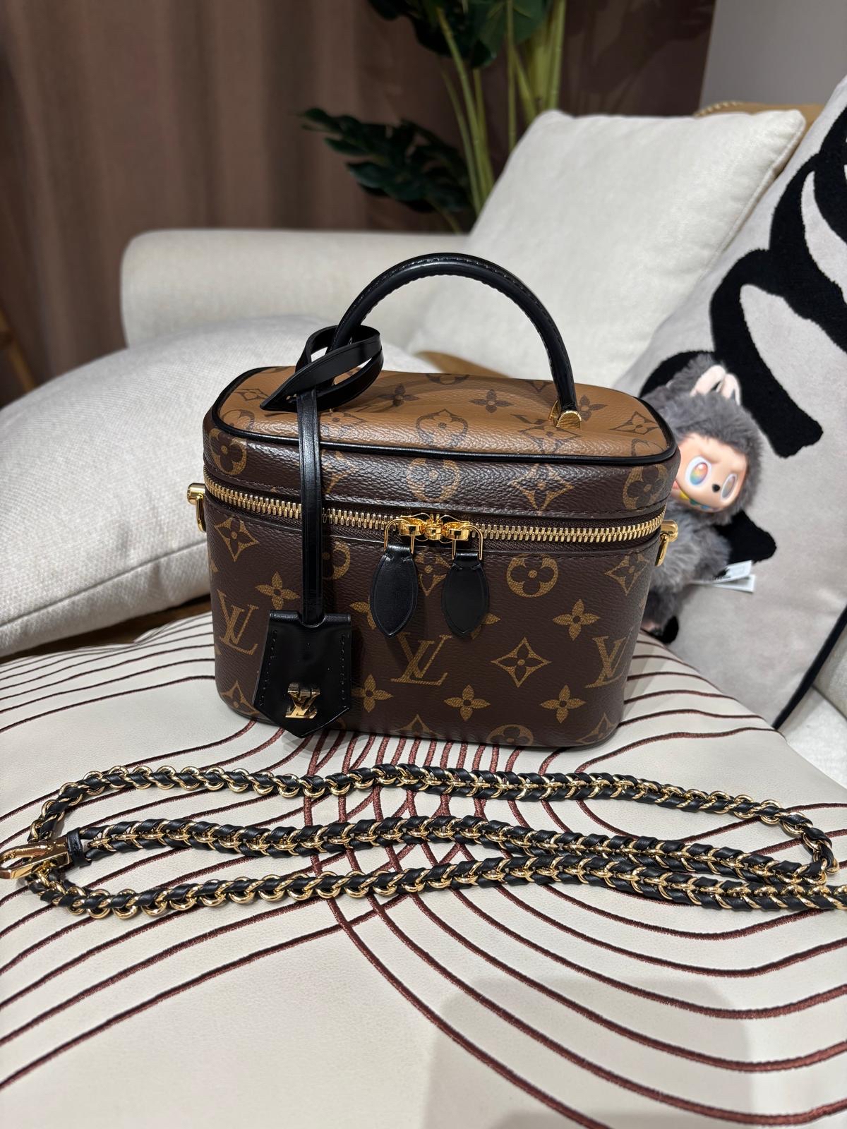 Lv vanity pm M45165 Reverse 2way bag  100%Authentic ,98%new  ✅key lock ✅dust bag