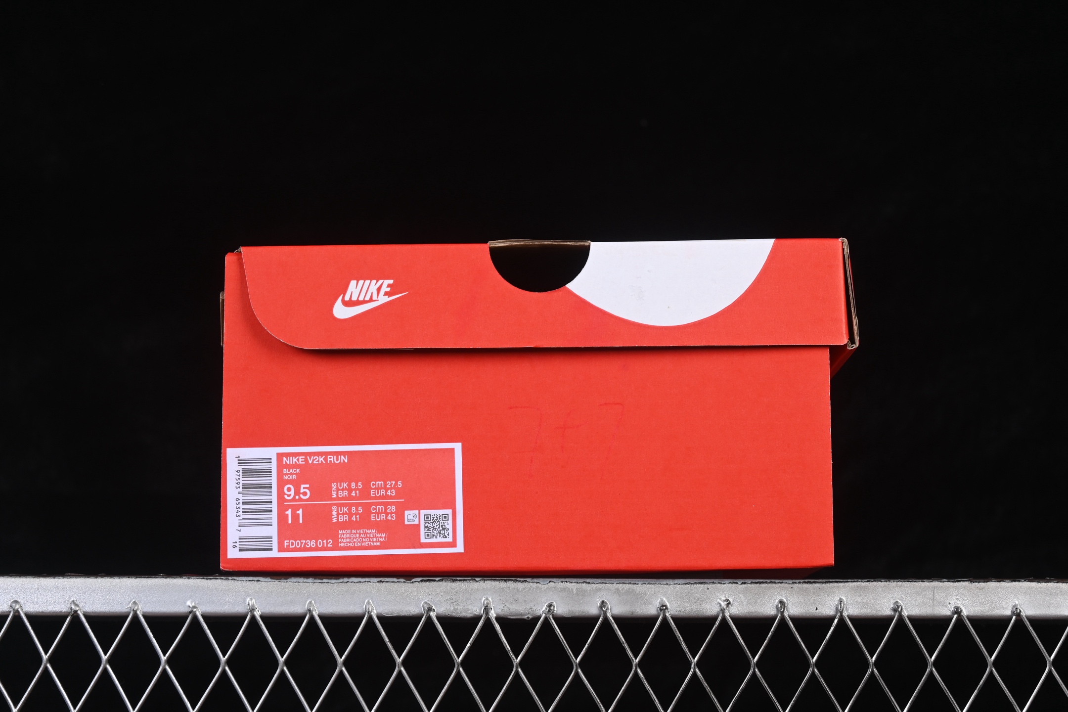 Nike V2K Run FD0736-012