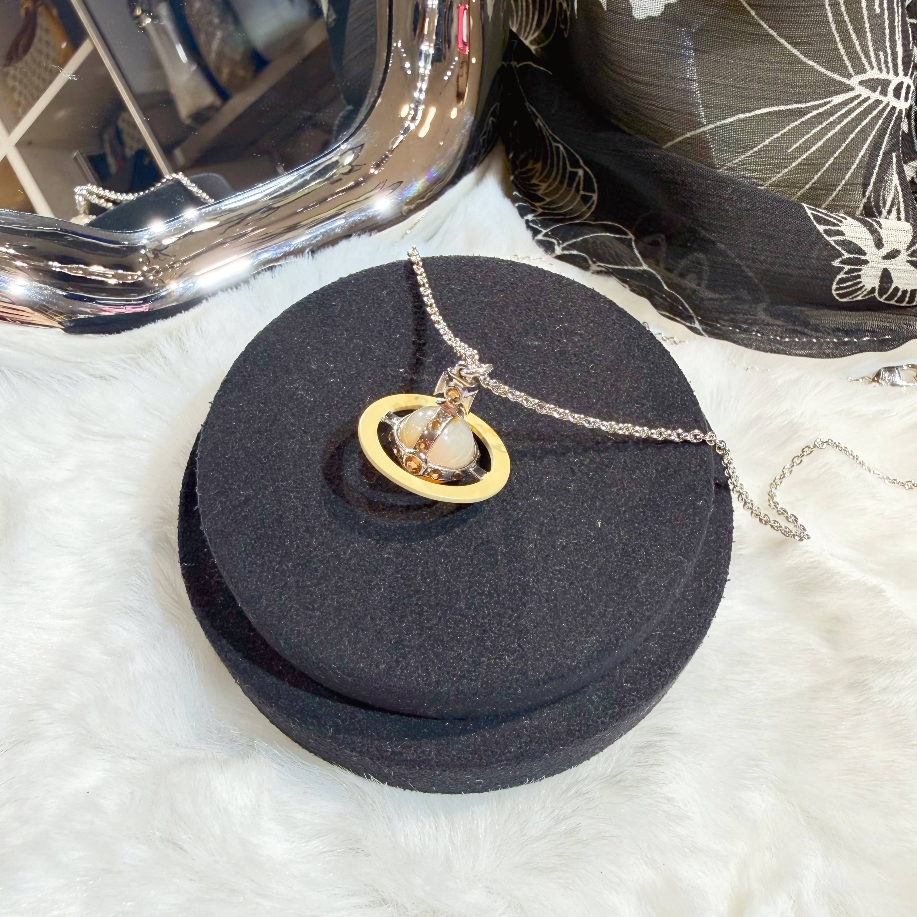 VW Luzia 3d tiny necklace yellow/moon