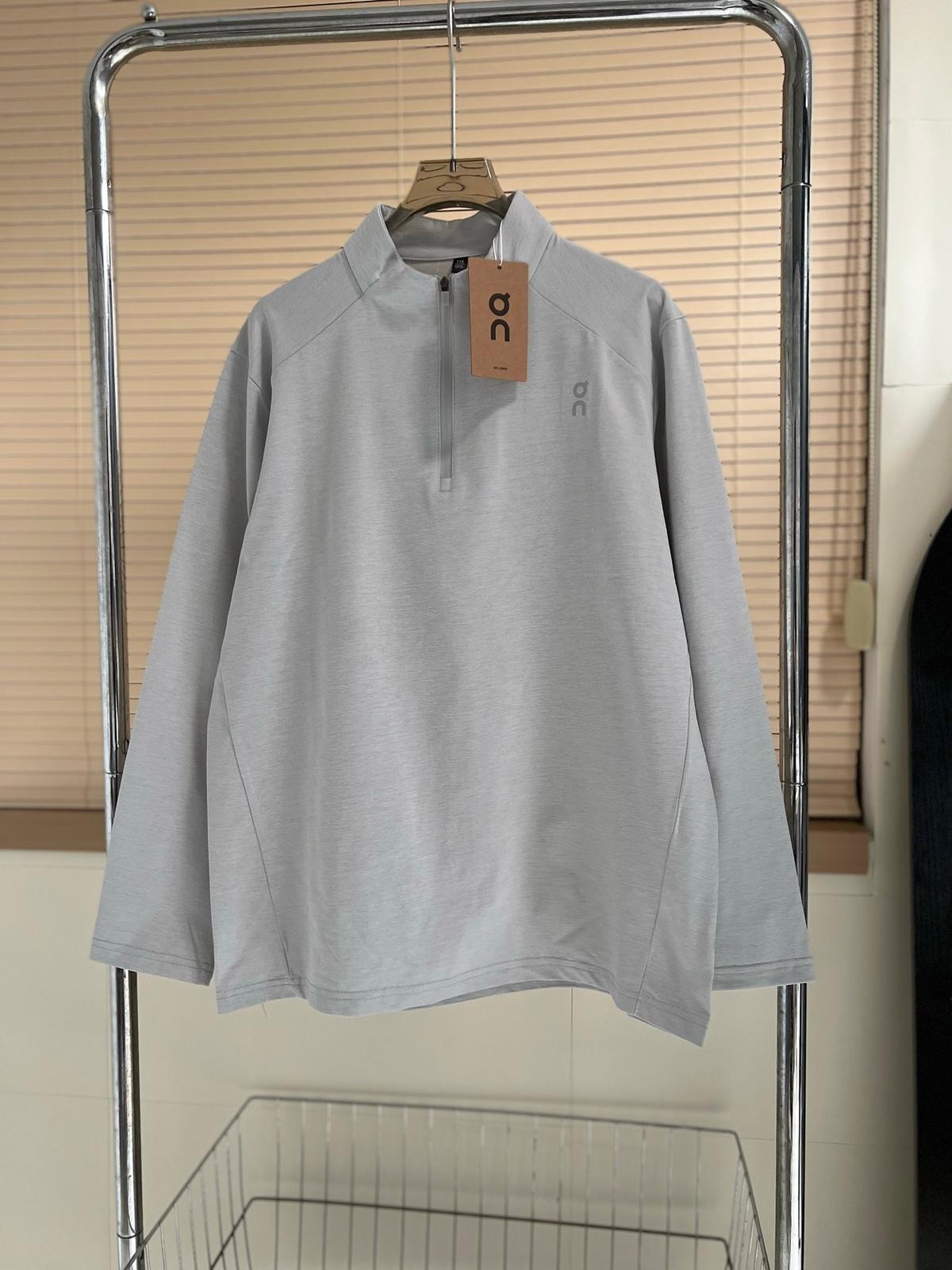 $99件。On速乾半拉鏈長袖