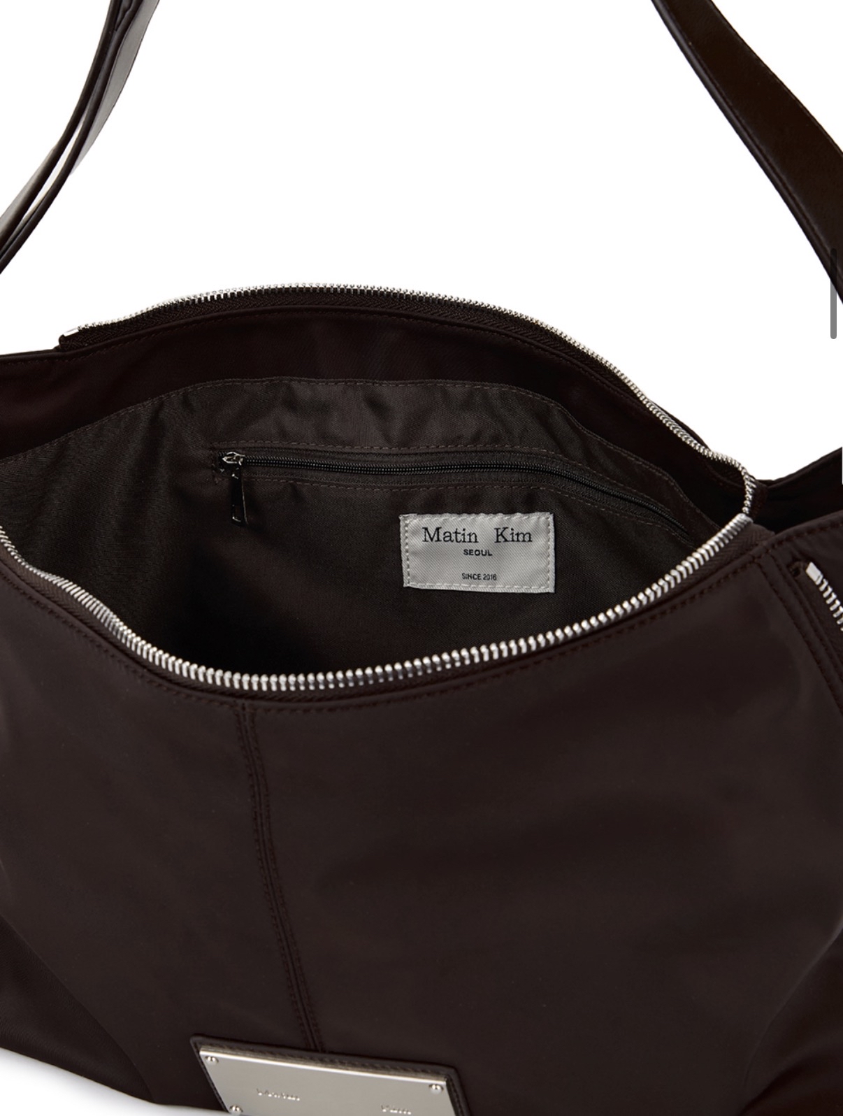 MATIN KIM 特價場 SIDE ZIPPER FABRIC SHOULDER BAG IN BROWN