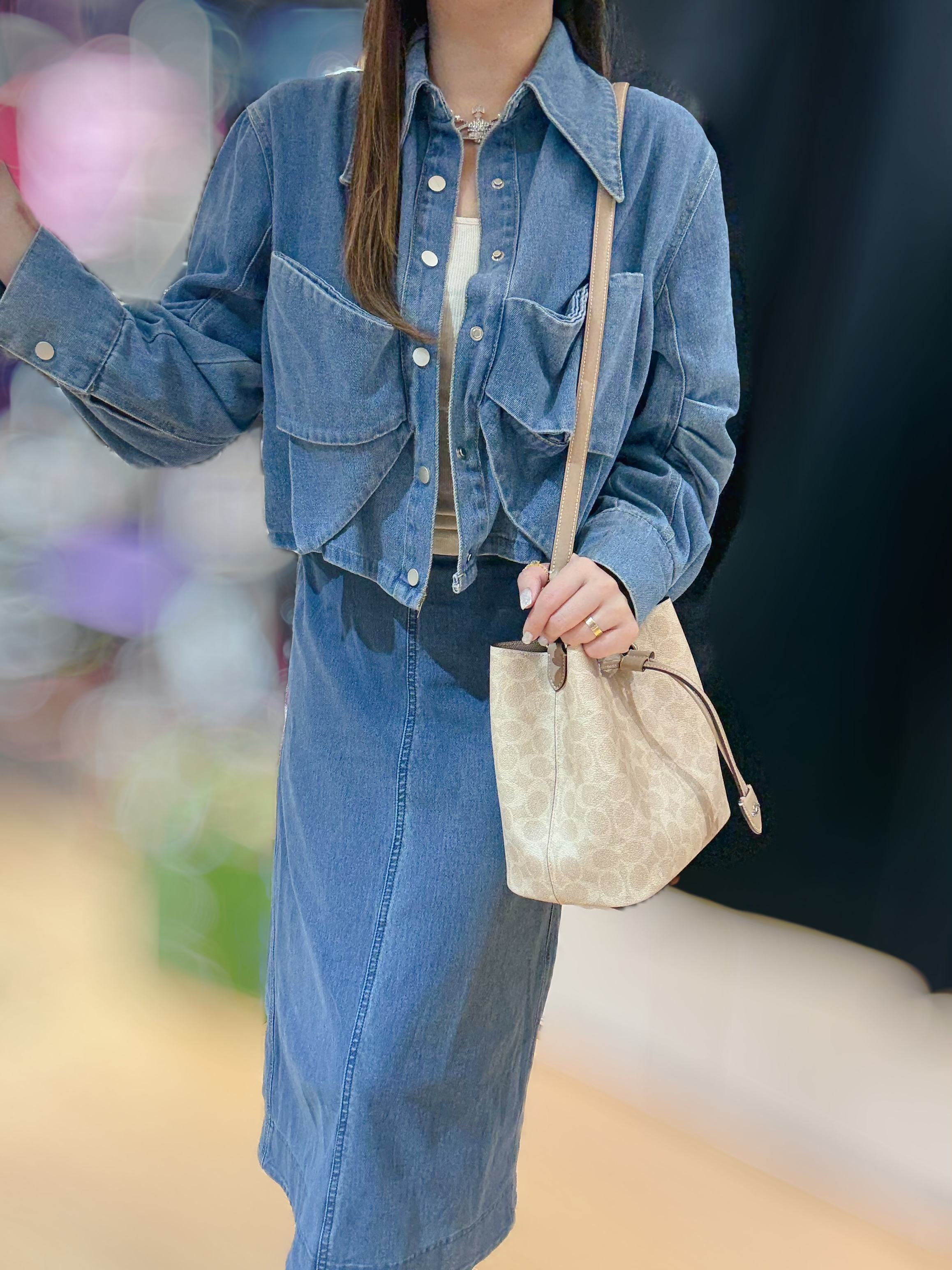 Coach Rowan bucket milk tea/m