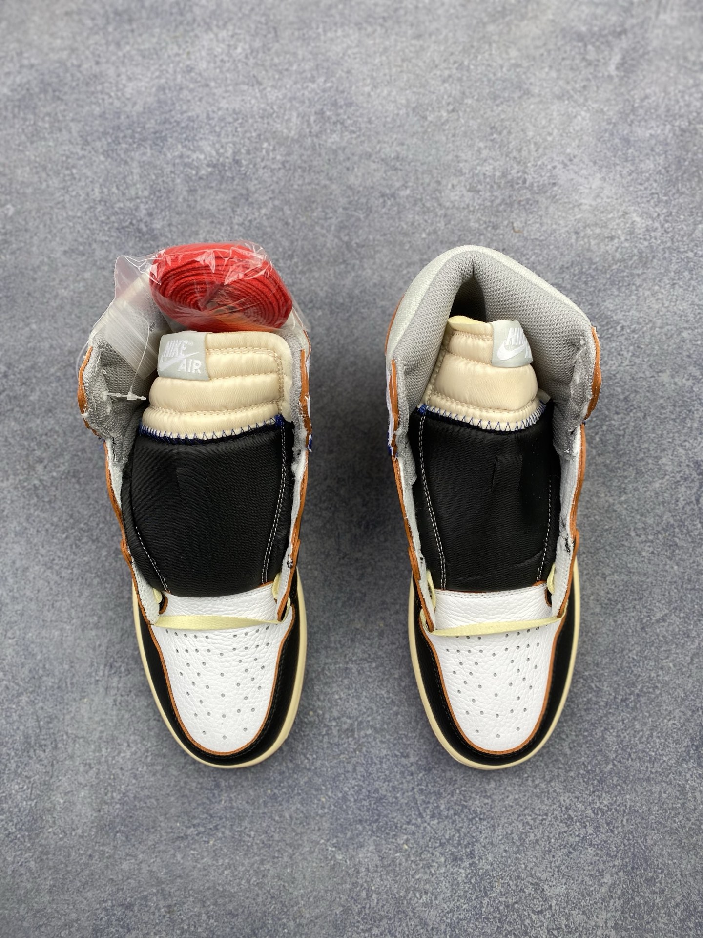 Nike Air Jordan 1 Retro High OG BV1300-106