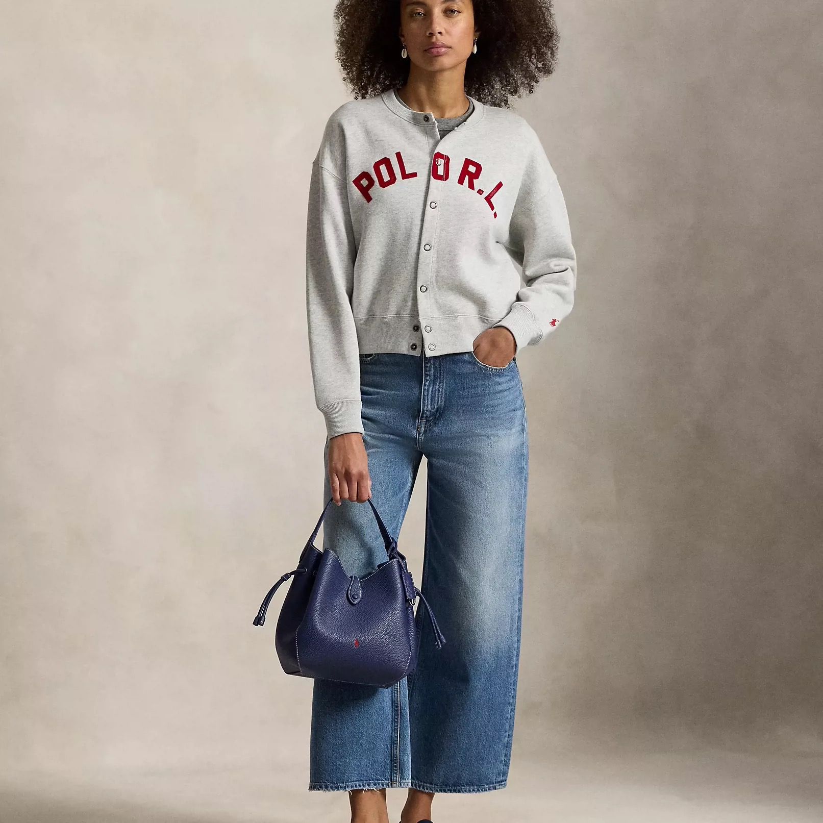 $210件。RL字母印花圓領按扣開襟衛衣~