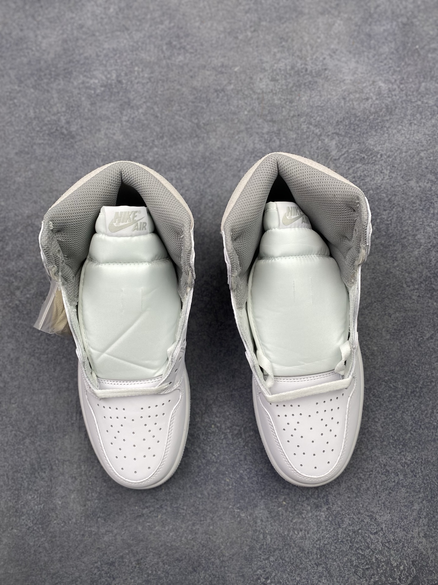 Air Jordan 1 Retro High '85 BQ4422-100