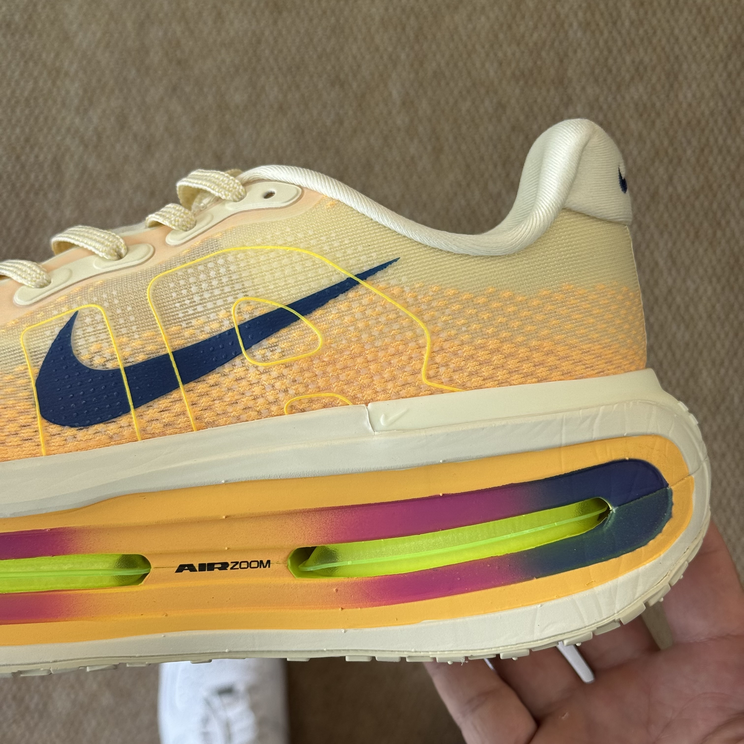 Nike Vomero Premium HQ2050-401