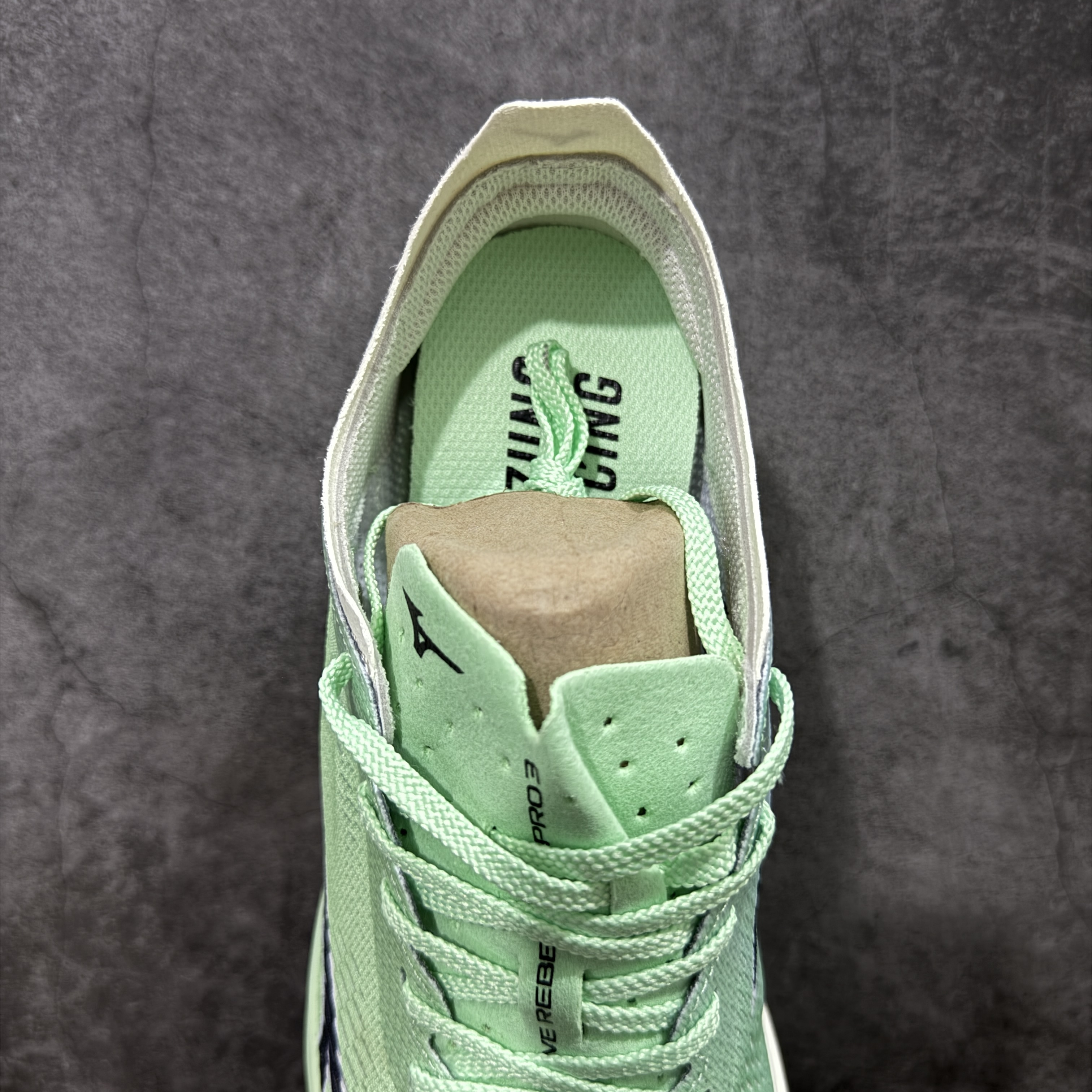 Mizuno Wave Rebellion Pro 3