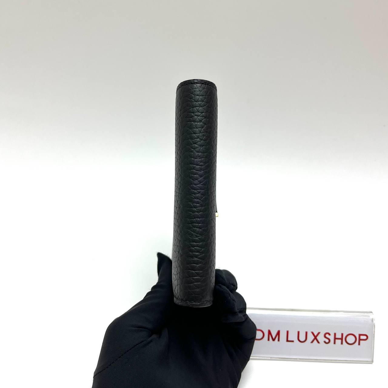 LV Capucines Vertical Compact Wallet