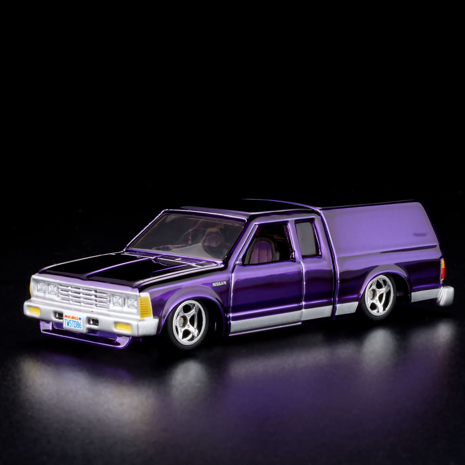 Hot Wheels RLC 1986 Nissan 720 King Cab Hotwheels Red Line Club