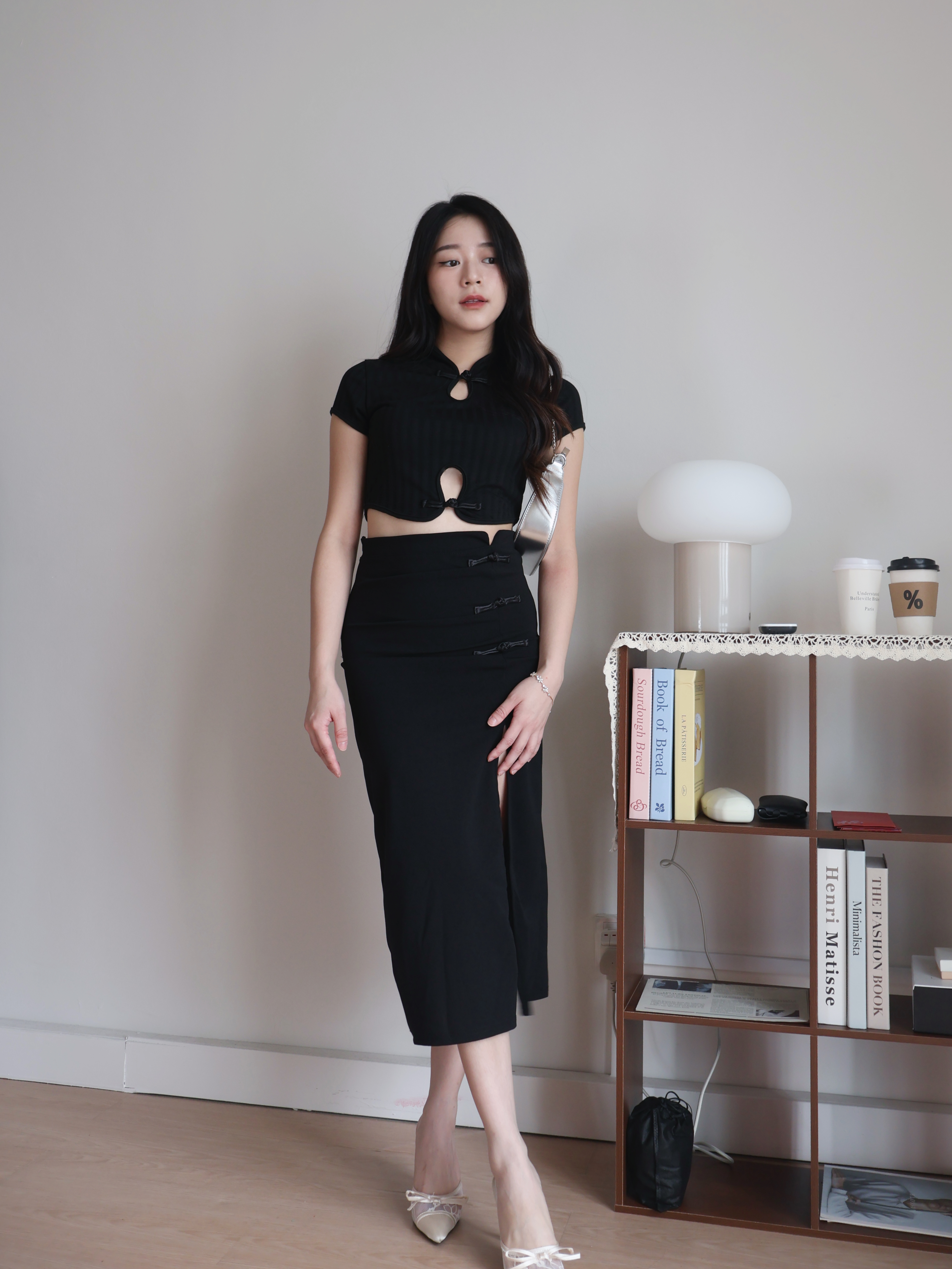 Serene Chinese Tee | Black