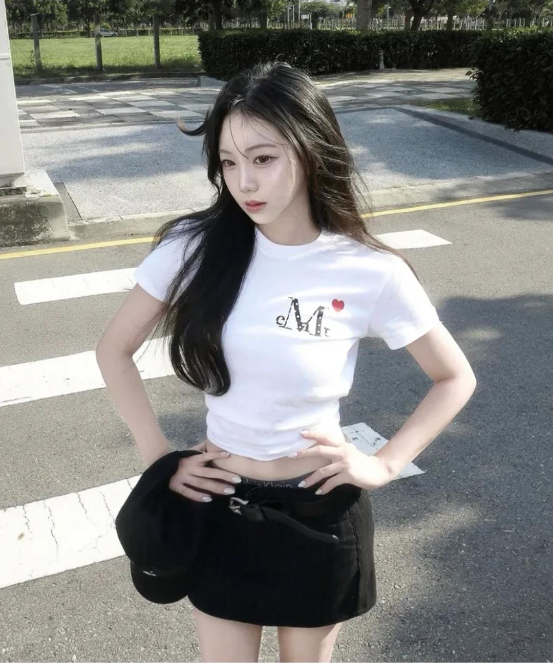 Mucent Lovrits Mini Heart Logo Tee