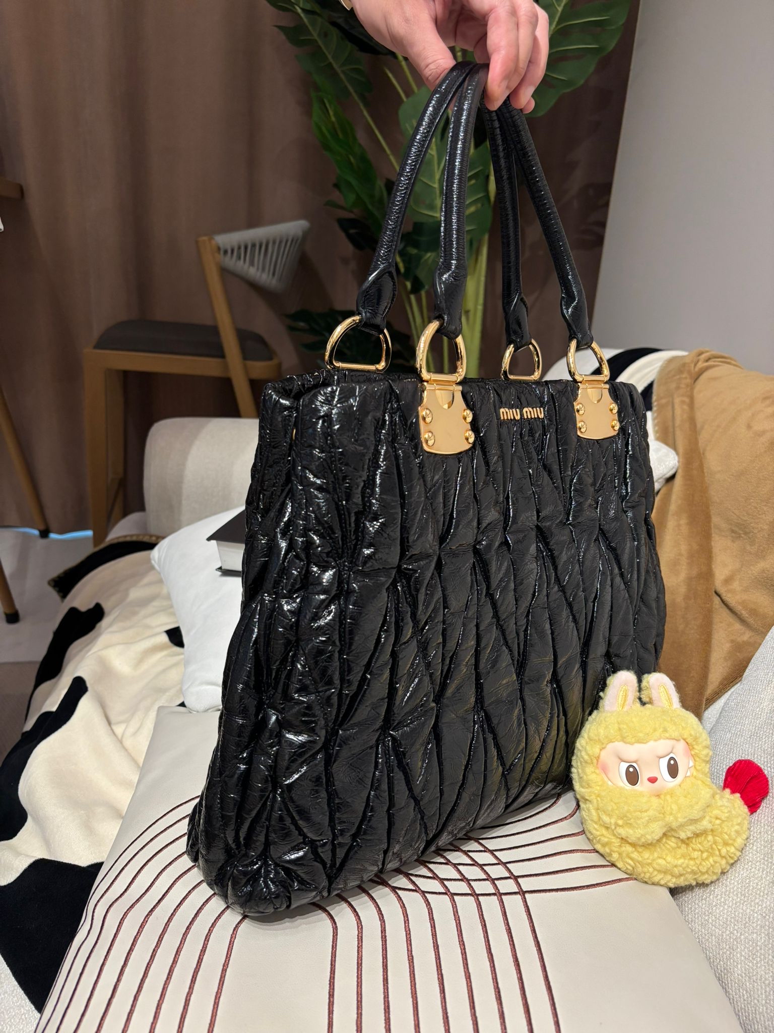 Miu Miu Shoulder Bag 100%Authentic, 98%New