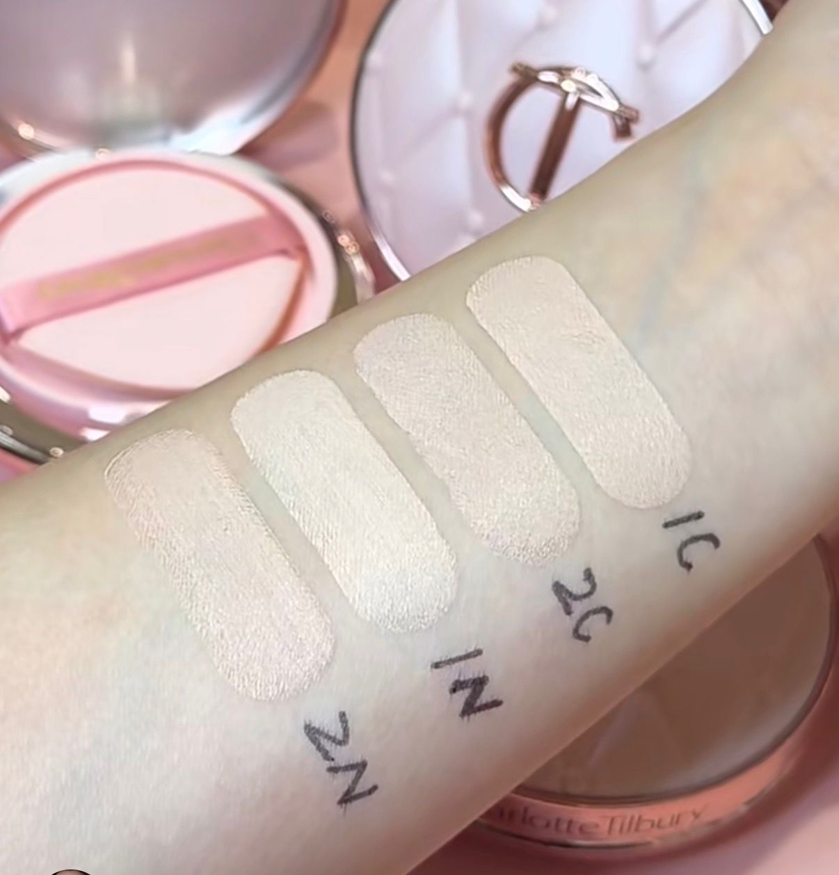 Charlotte Tilbury 夢幻柔光粉氣墊