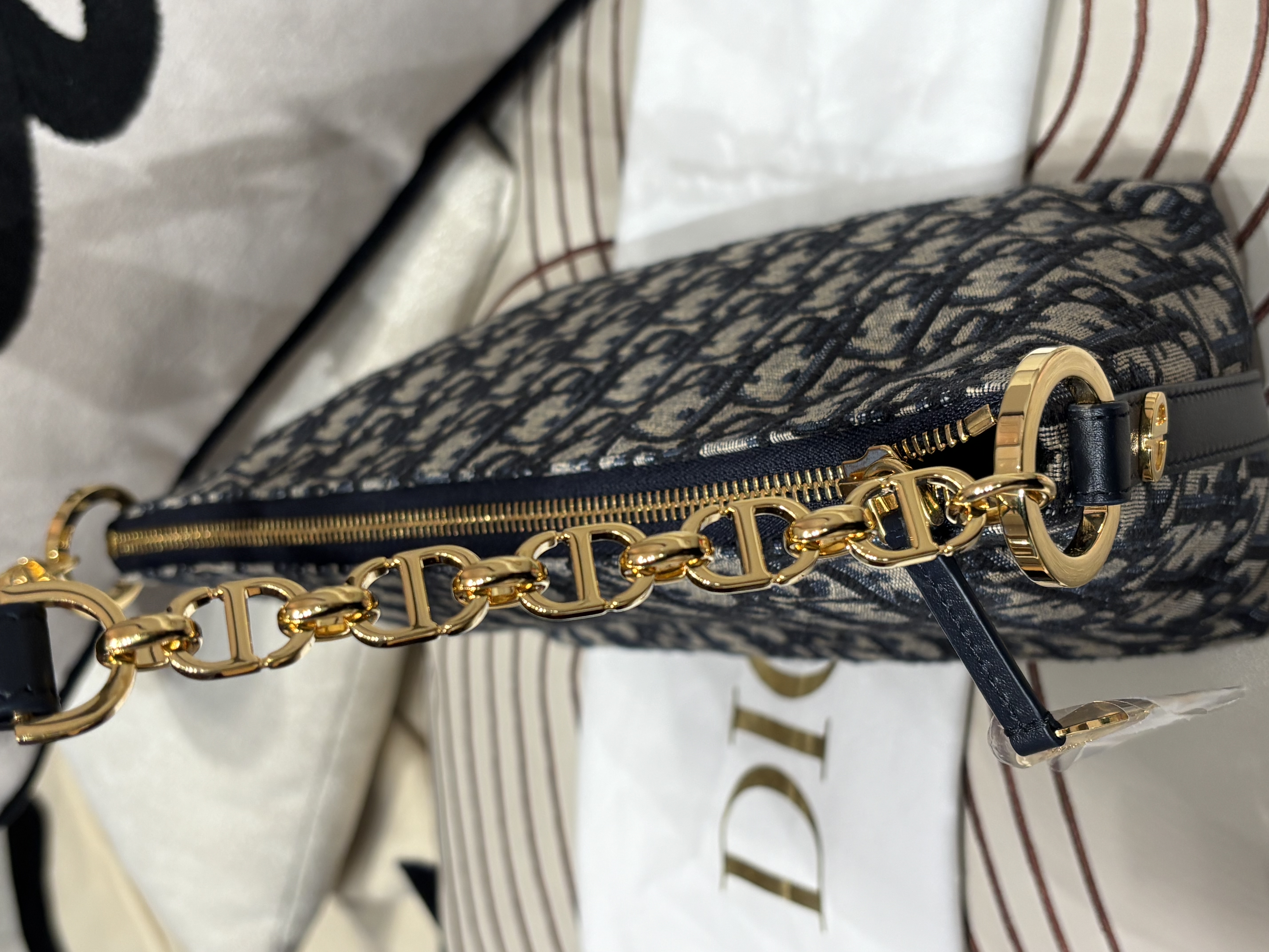 未使用品 Dior pouch Hobo Bag 100%Authentic, Unused 未使用品 ✅專門店收據✅Dust bag✅Box