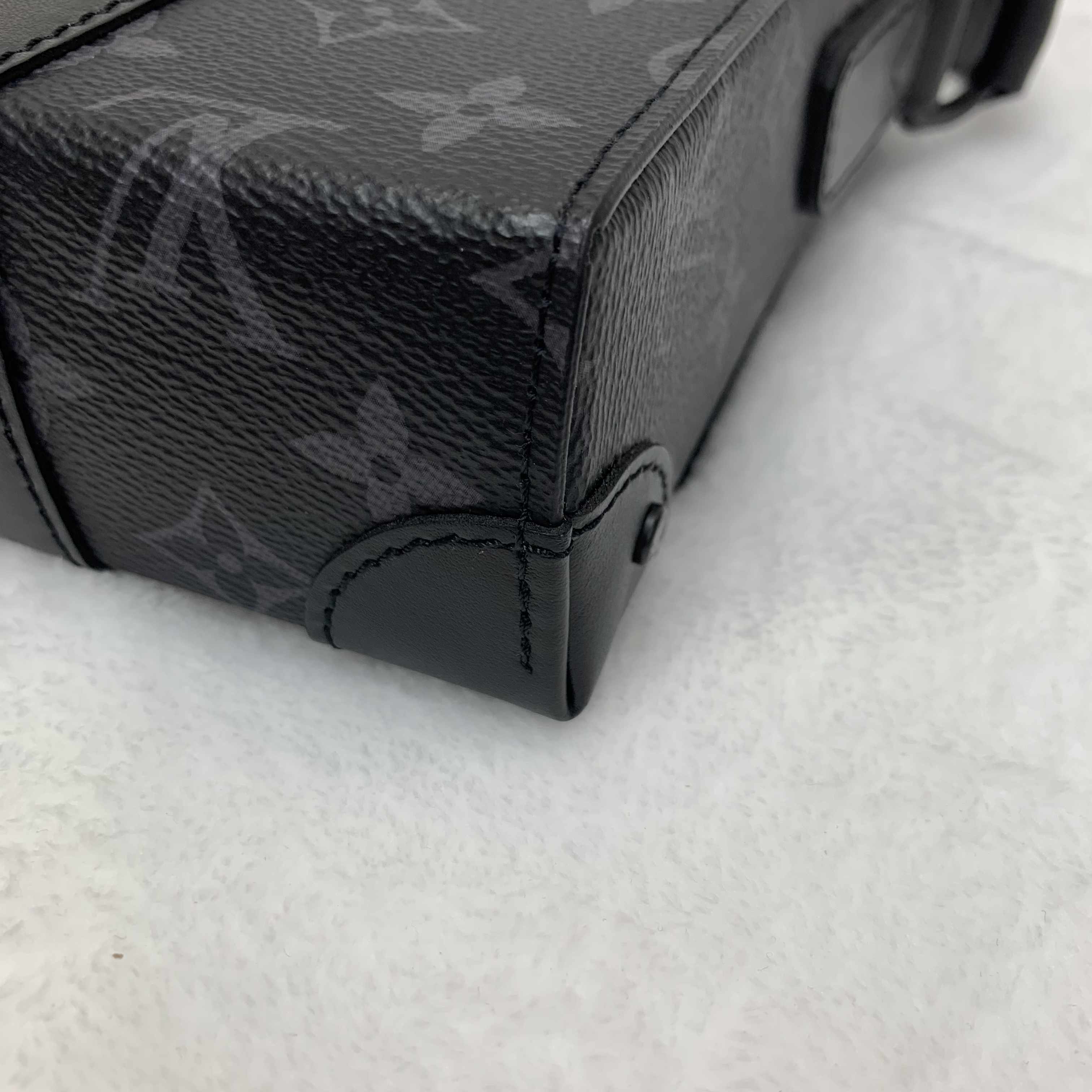 Louis Vuitton Monogram Eclipse Trunk Messenger（M45727）黑灰色老花郵差包