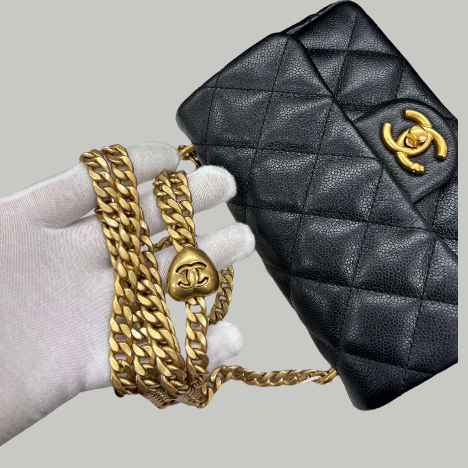 Chanel 23P Caviar 心型調節扣